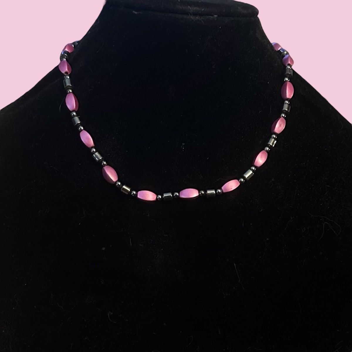 Vintage Vintage fuchsia hematite bead necklace Size ONE SIZE - 1 Thumbnail