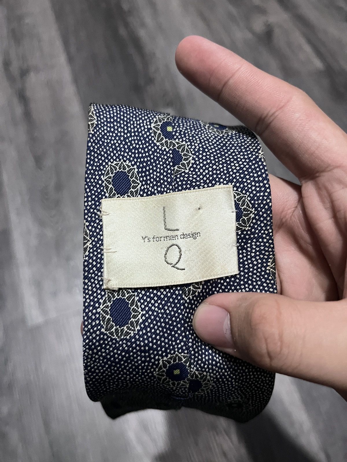 Japanese Brand Yohji Yamamoto Asymmetrical Silk Flower Pattern Size ONE SIZE - 1 Thumbnail