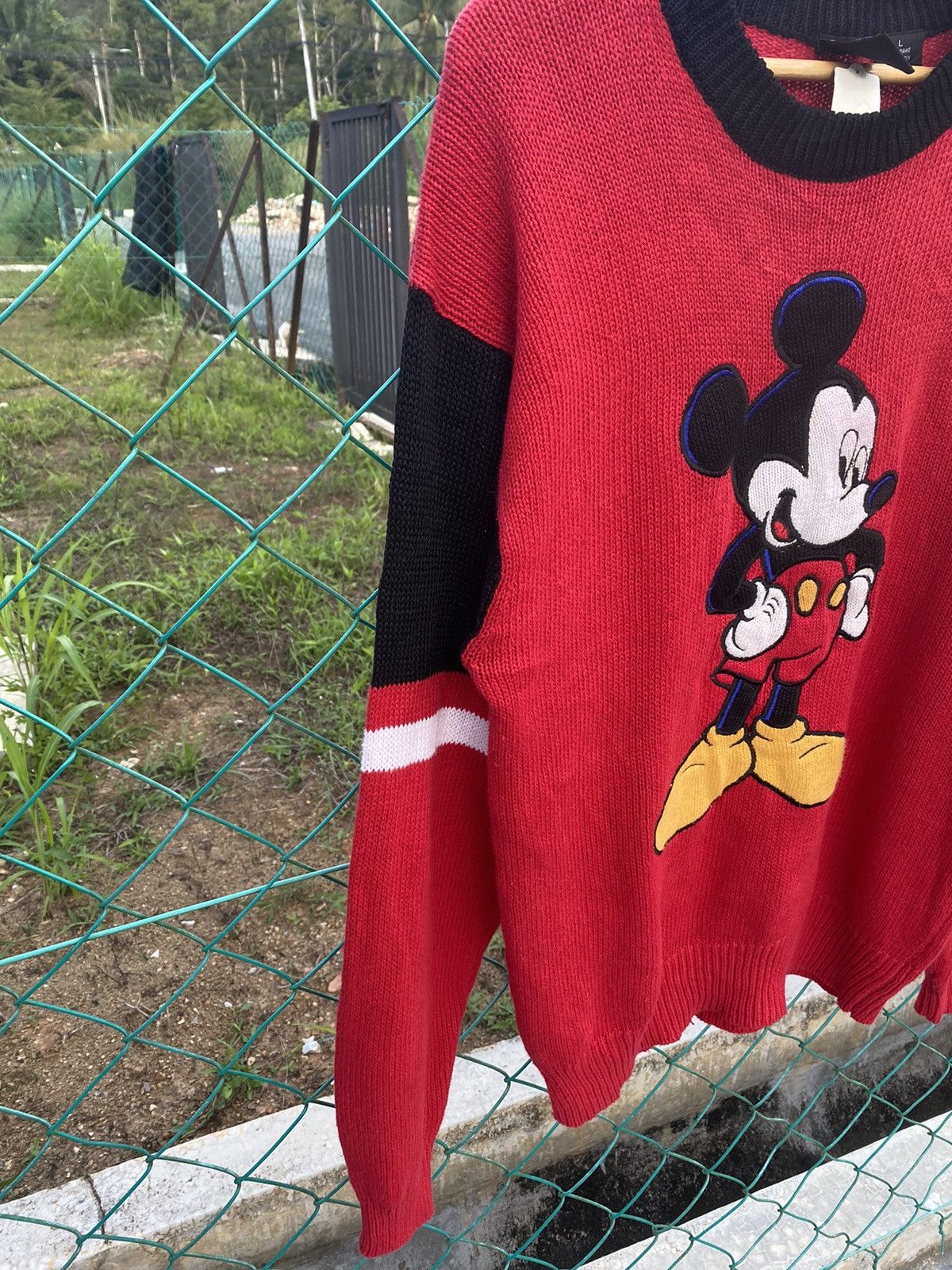 Mickey Mouse Vintage Mickey Mouse Big Logo Cable Knit Sweater Size US L / EU 52-54 / 3 - 3 Thumbnail