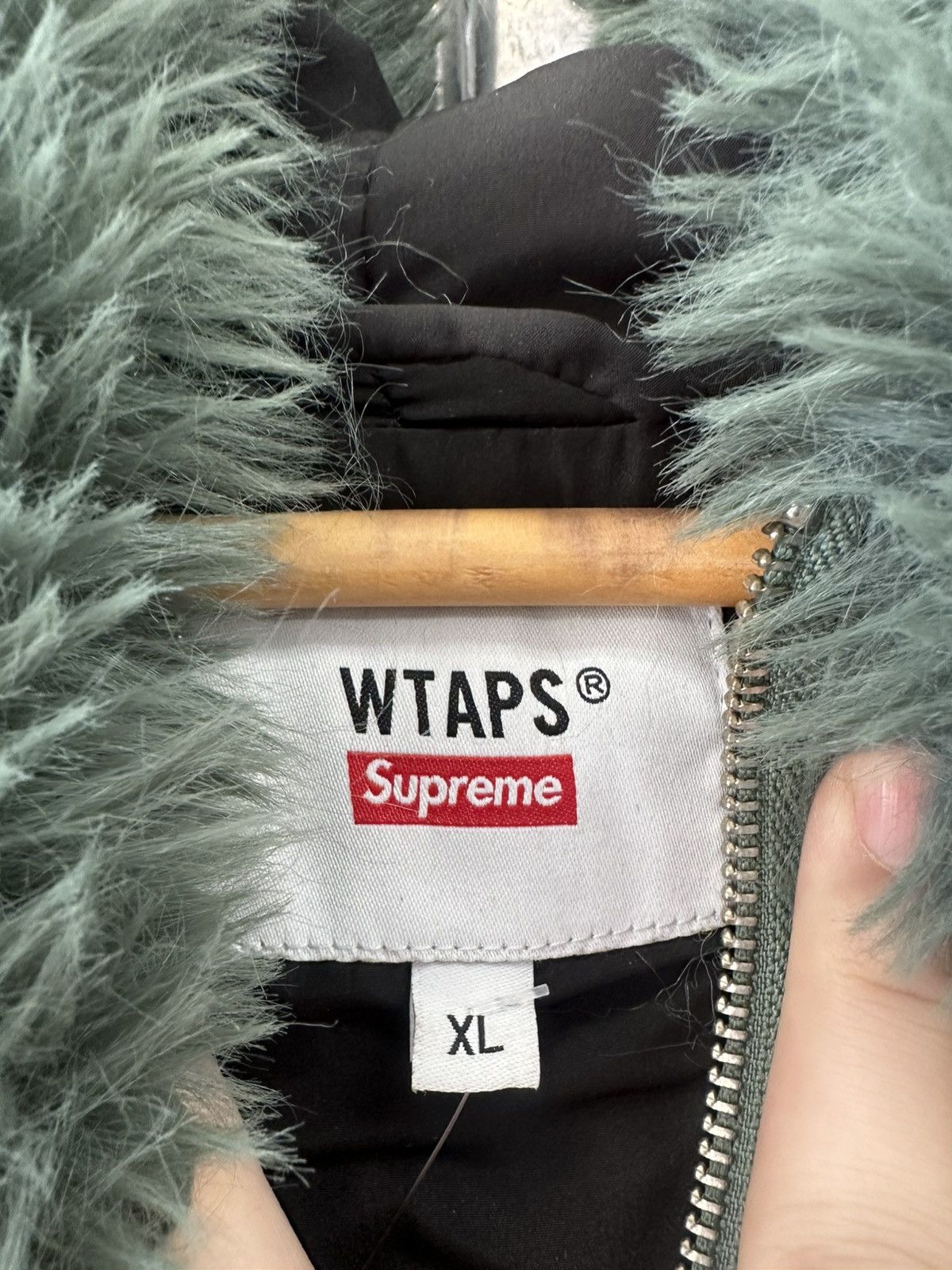 Supreme × Wtaps Supreme X WTAPS faux fur small green bomber hooded jacket XL Size US XL / EU 56 / 4 - 3 Thumbnail