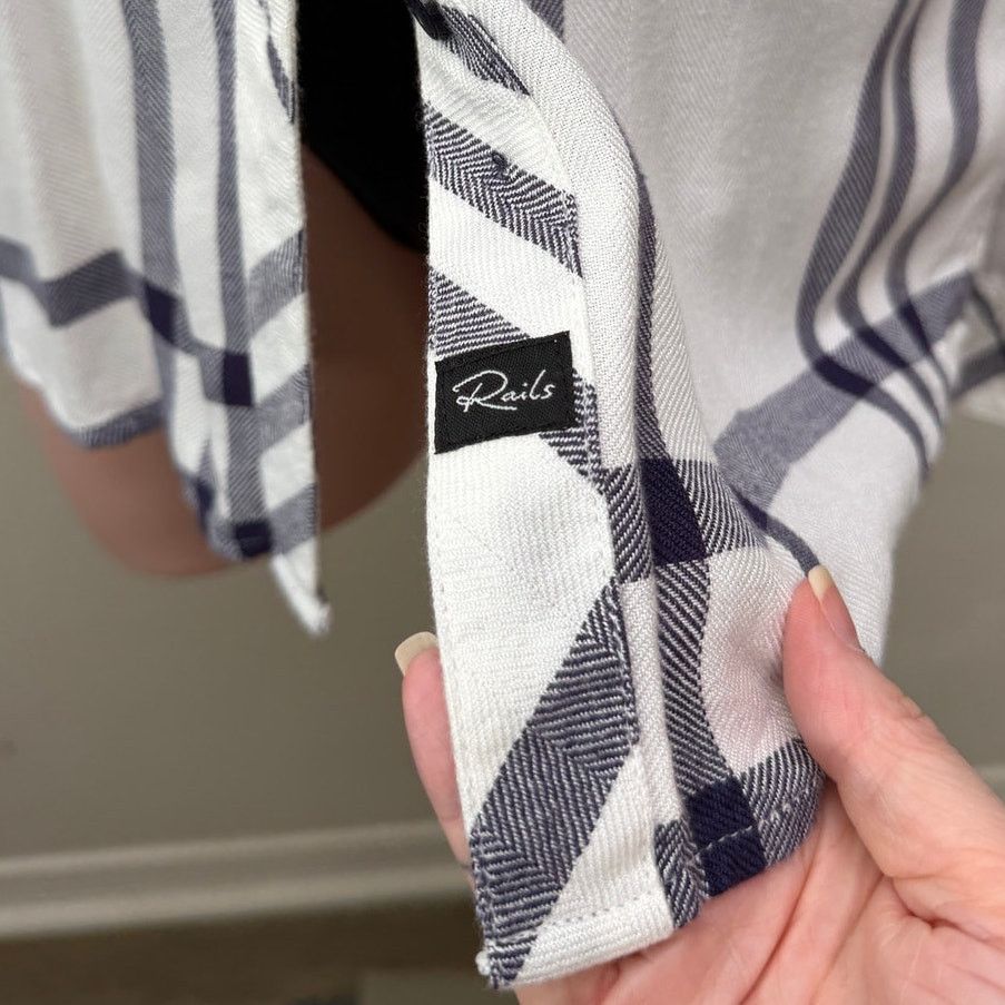 Rails Rails White Navy Plaid Button Down Shirt Long Sleeve Women S Size S / US 4 / IT 40 - 8 Thumbnail