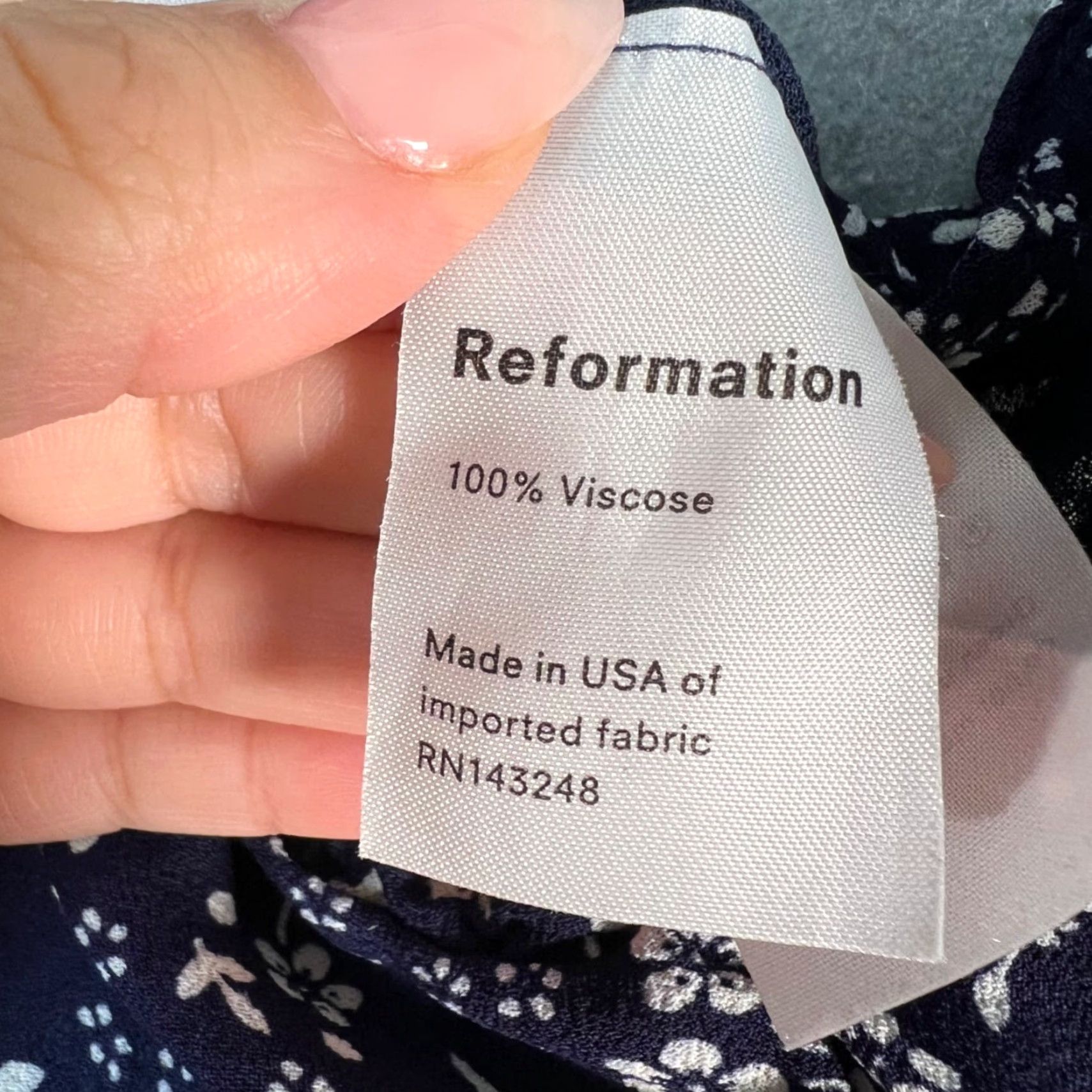 Reformation **Womens Navy Blue Floral Print Sleeveless Jumpsuit Size 0** User: **Reformation Womens Navy Blue Floral Print Sleeveless Jumpsuit Size 0** Size 25" / US 0 / IT 36 - 5 Thumbnail