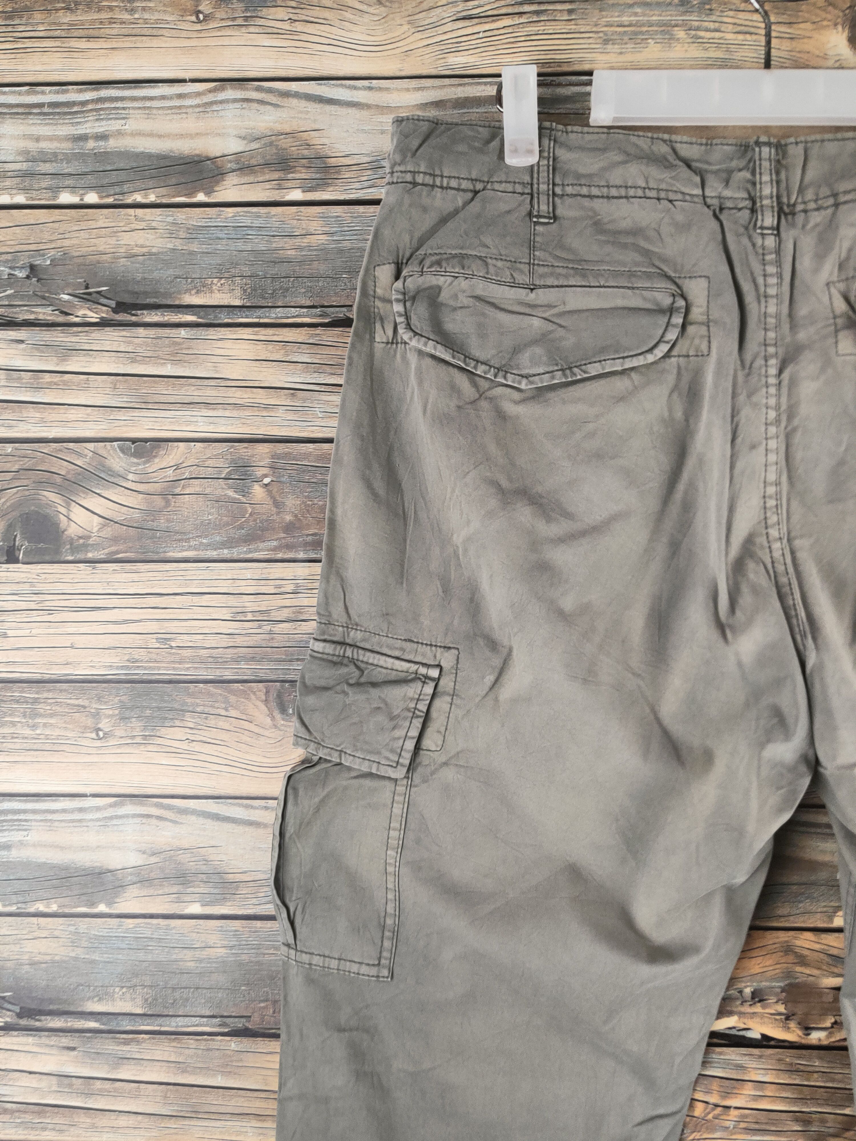 Japanese Brand DL Uniqlo Army Green Multipocket Cargo Pants #46-867 Size US 33 - 8 Thumbnail
