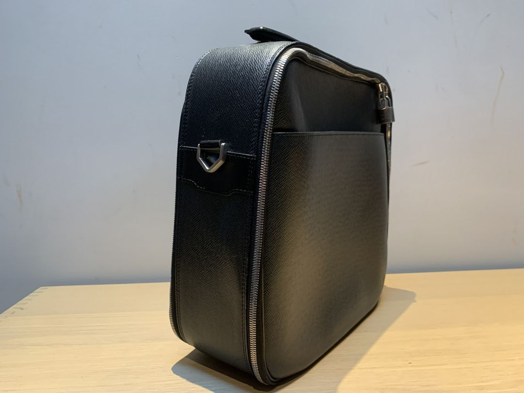 Louis Vuitton Louis Vuitton Vintage Black Leather Tura 2-Way Messenger Bag Size ONE SIZE - 3 Thumbnail
