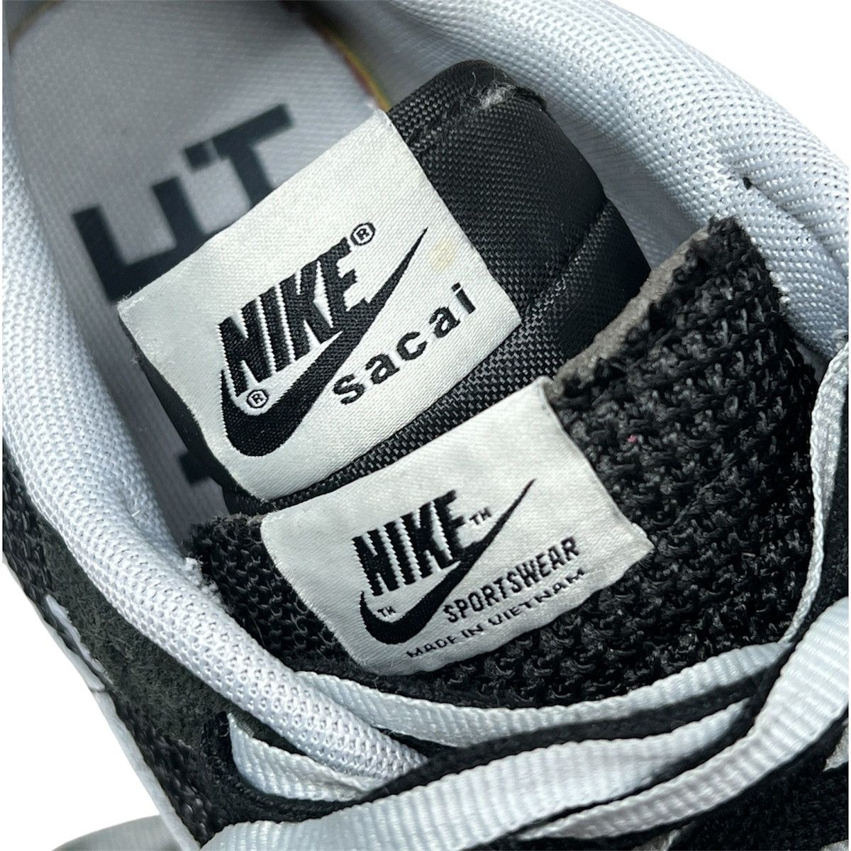 Nike × Sacai Nike VaporWaffle Black X Sacai Mens US 11 CV1363-001 Shoes Size US 11 / EU 44 - 9 Thumbnail