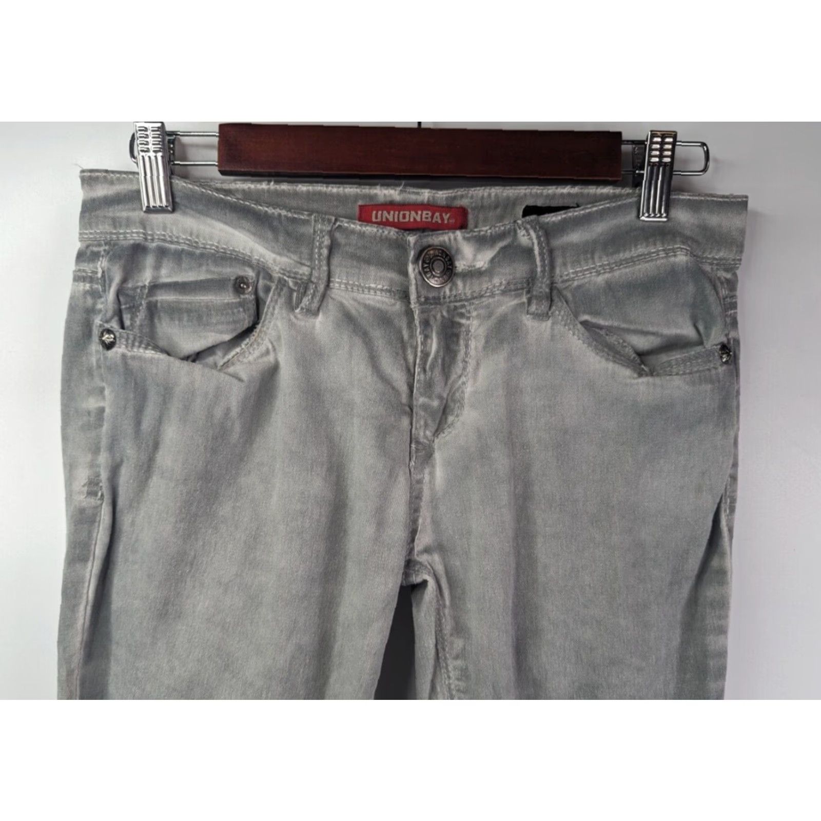 Vintage UnionBay Skinny Jeans Women Size 3 Embroidered Flap Pockets Grey Cotton Denim Belted Casual Boho Womens Size 26" / US 2 / IT 38 - 4 Thumbnail