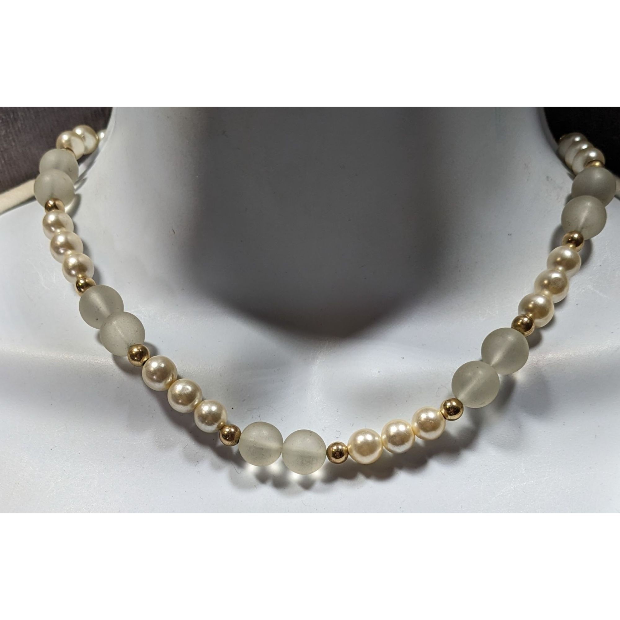 Other Vintage Frosted Glass & Faux Pearl Necklace With Gold Tone B Size ONE SIZE - 4 Thumbnail