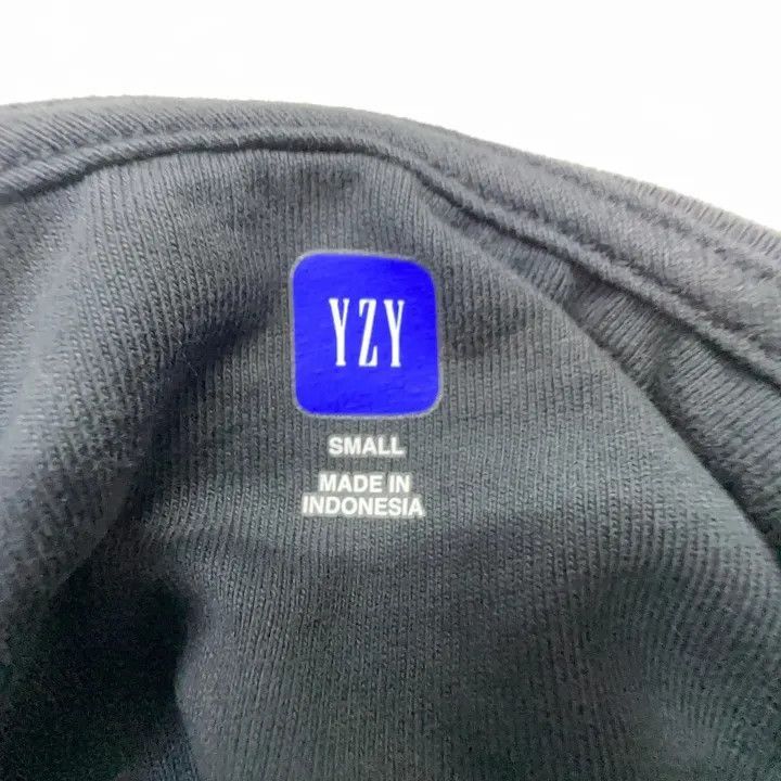 Balenciaga Balenciaga YEEZY X Gap X Balenciaga Logo Seamless Tee -250 Size US S / EU 44-46 / 1 - 2 Thumbnail