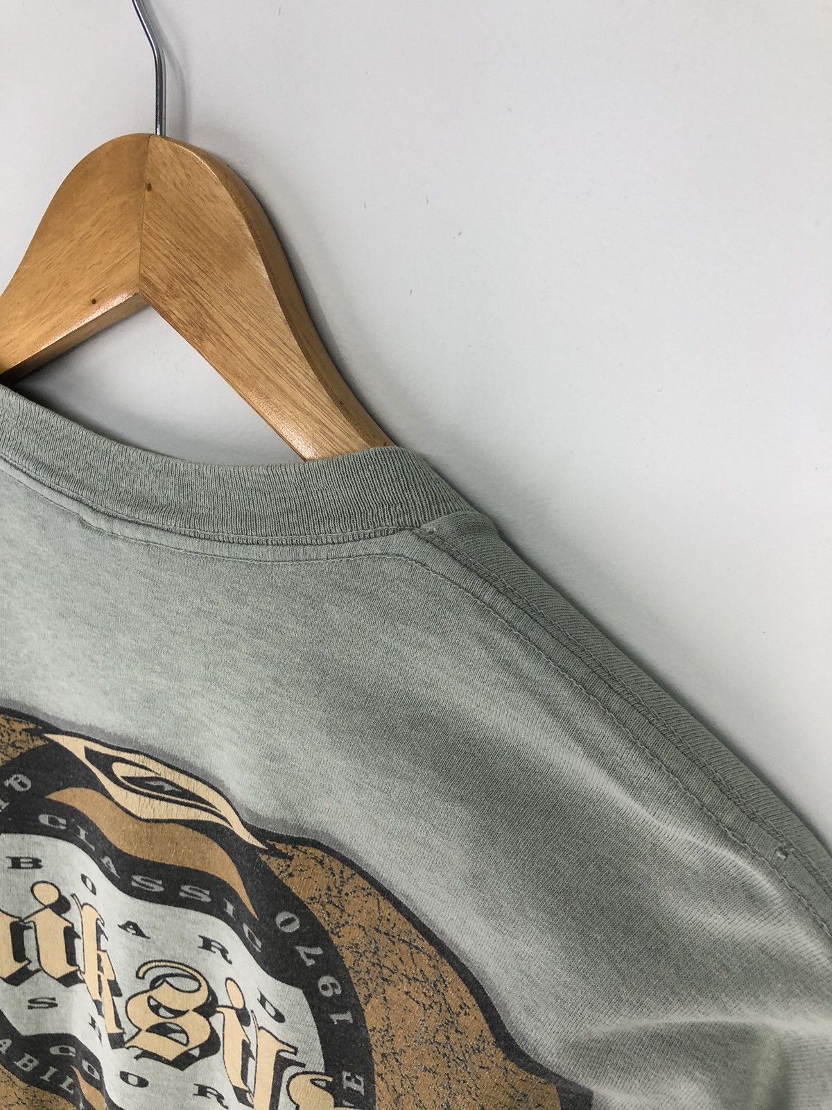 Quiksilver Vintage Quiksilver Big Logo Distressed Tshirt Size US XL / EU 56 / 4 - 14 Thumbnail
