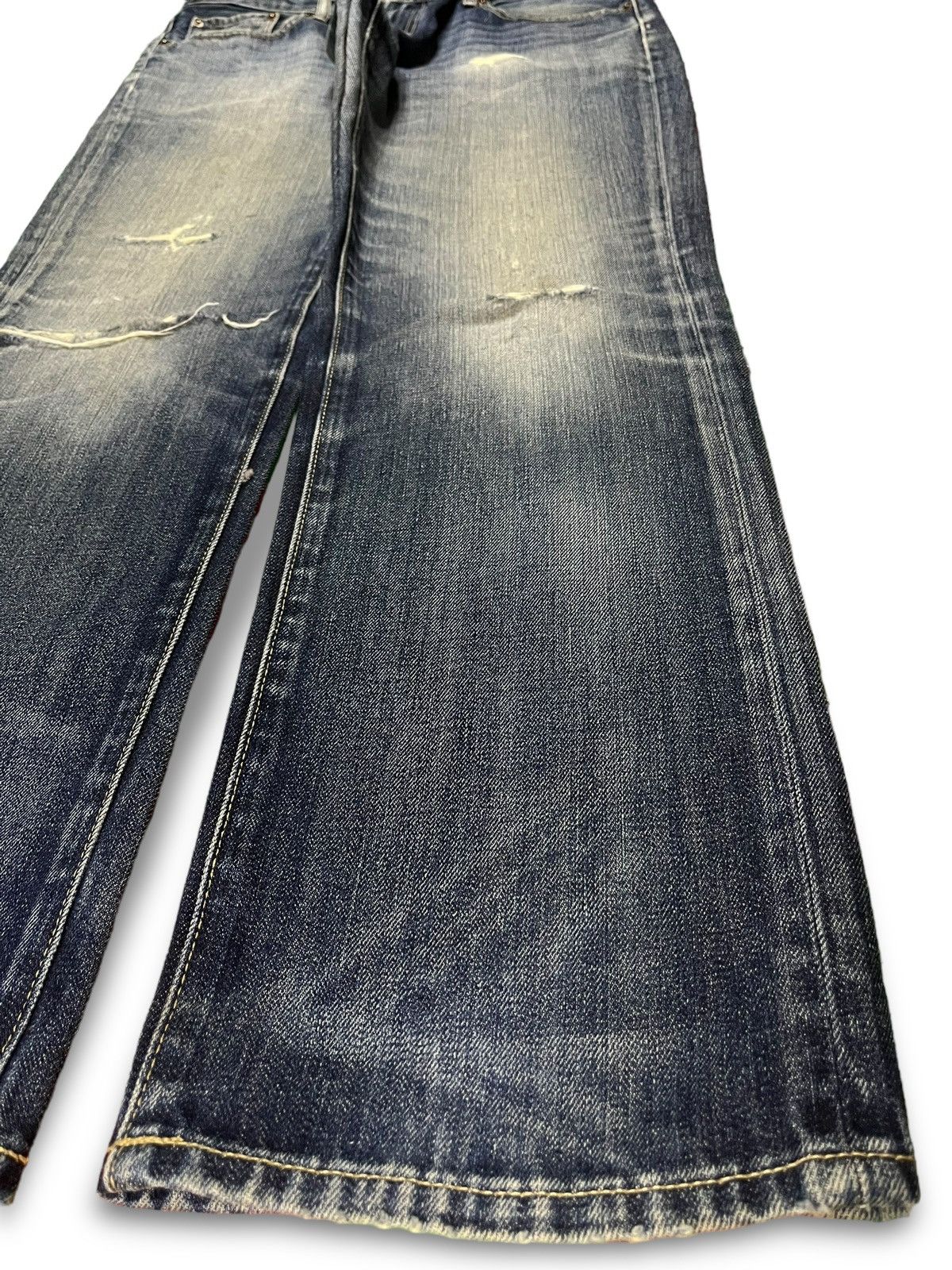 Japanese Brand × Uniqlo Vintage Japanese Uniqlo Blue Wash Distressed Baggy Jeans Size US 37 - 7 Thumbnail