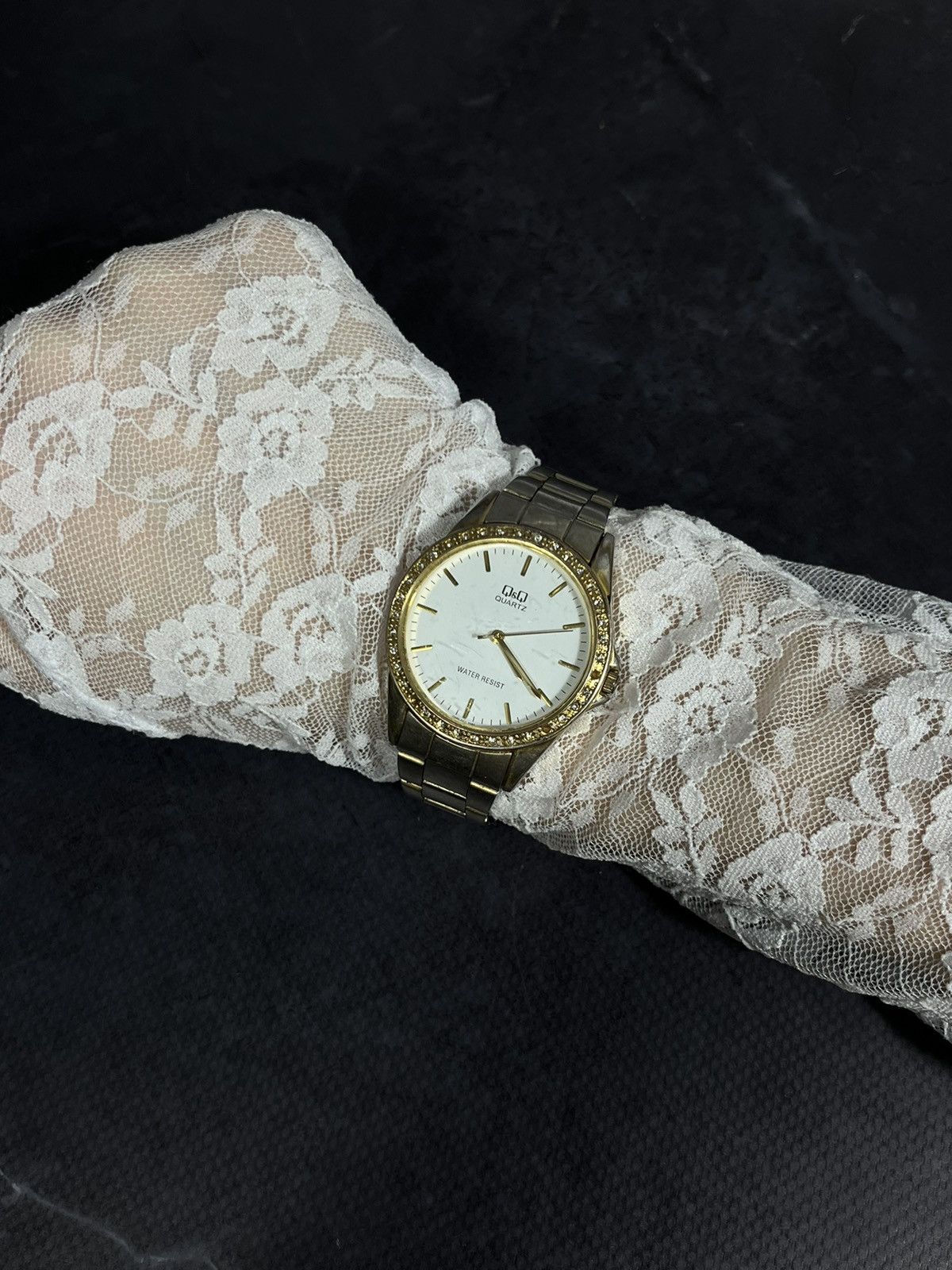 Hysteric Glamour Q&Q Gold-Tone Rhinestone Watch, Japan Quartz, Vintage Style Size ONE SIZE - 3 Thumbnail