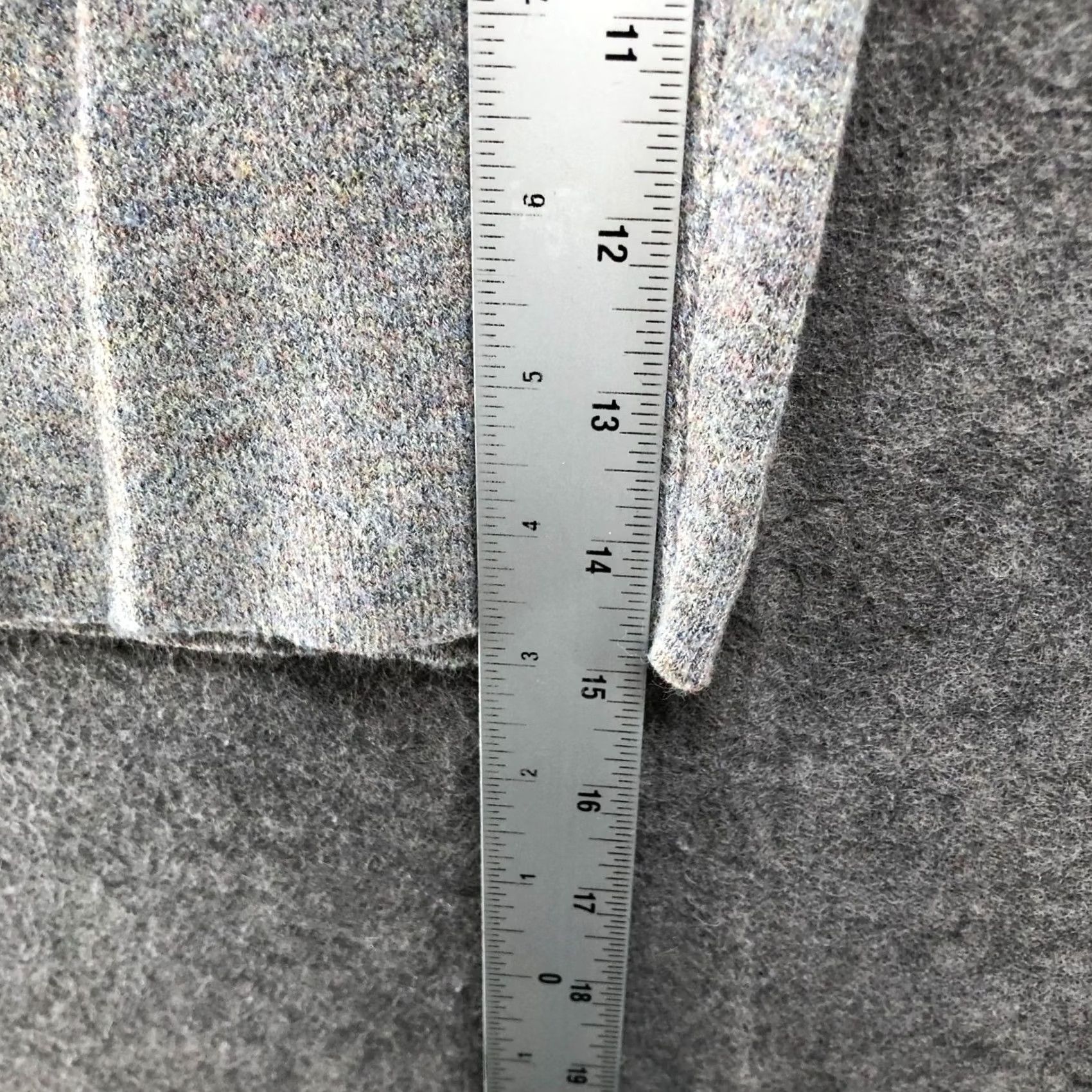 Vintage Line And Dot Wool Blend Knit Camisole Sweater Top Womens XS Gray Sweetheart V-Neck Cropped Long Sleeve Shirt Women XS Gray Sweetheart Size XS / US 0-2 / IT 36-38 - 4 Thumbnail