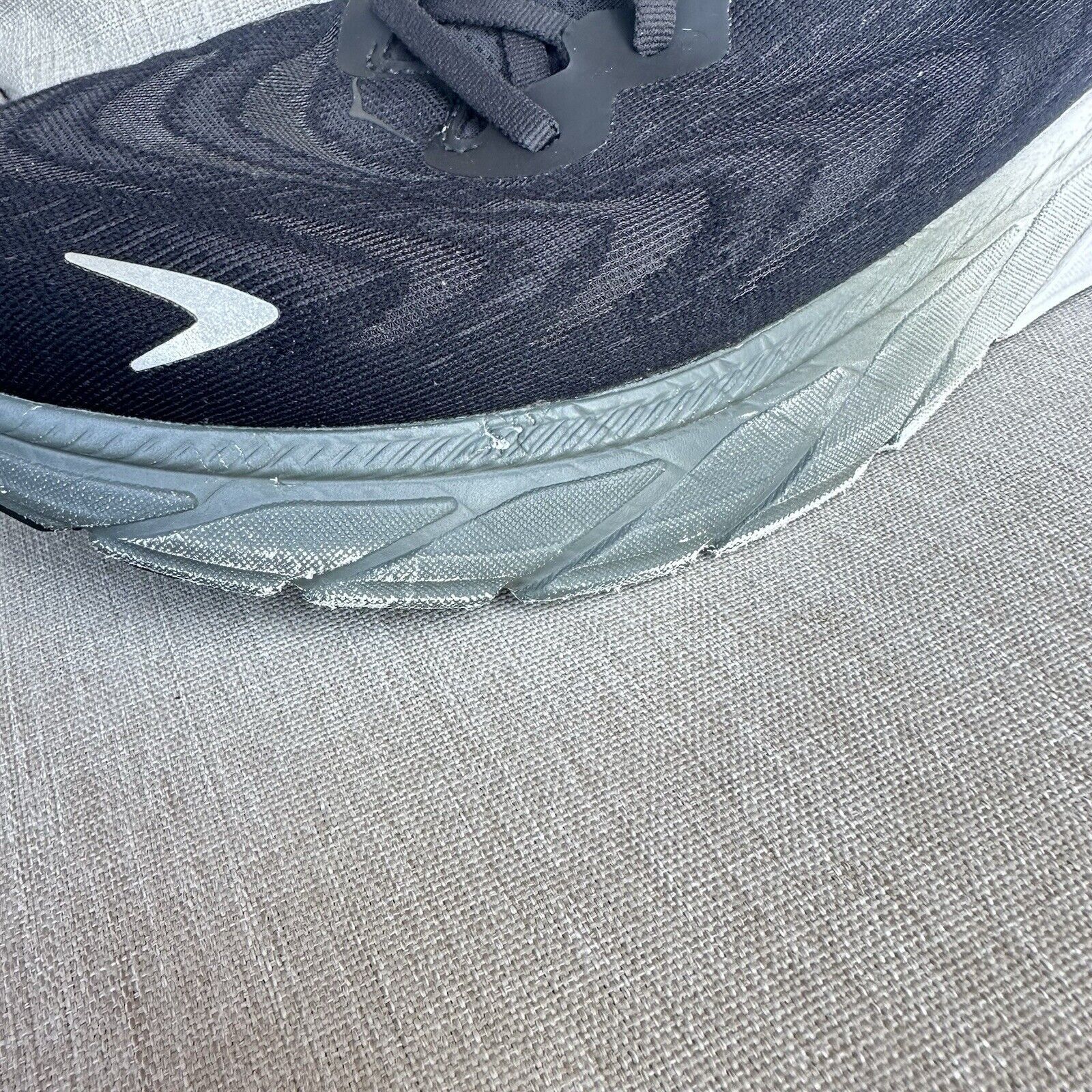 Hoka Hoka Men's Arahi 6 1123194 BWHT Black Running Shoes 11.5 D Size US 11.5 / EU 44-45 - 4 Thumbnail