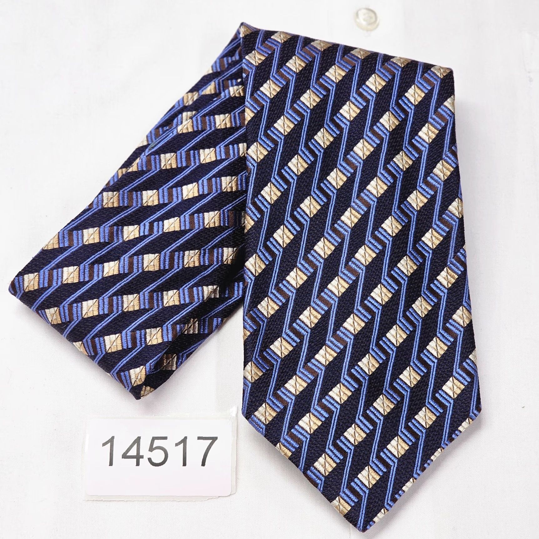 Ermenegildo Zegna Ermenegildo Zegna Luxury Necktie Men's Blue Textured Silk Tie Geometric Italy Tie 57" 3 3/4" Mens Blue Geometric Silk Italy Luxury Necktie Size ONE SIZE - 6 Thumbnail