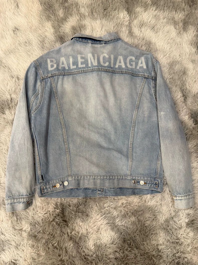 Balenciaga Balenciaga Light blue back flocked Logo denim jacket 2505-N Size US S / EU 44-46 / 1 - 7 Thumbnail