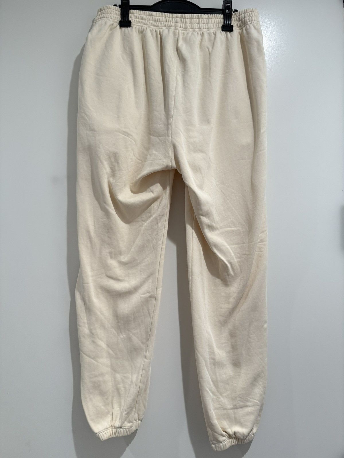 Maison Kitsune Maison Kitsune Rue De Richelieu Jogger Pants Ecru Size XL Size US 38 / EU 54 - 2 Thumbnail