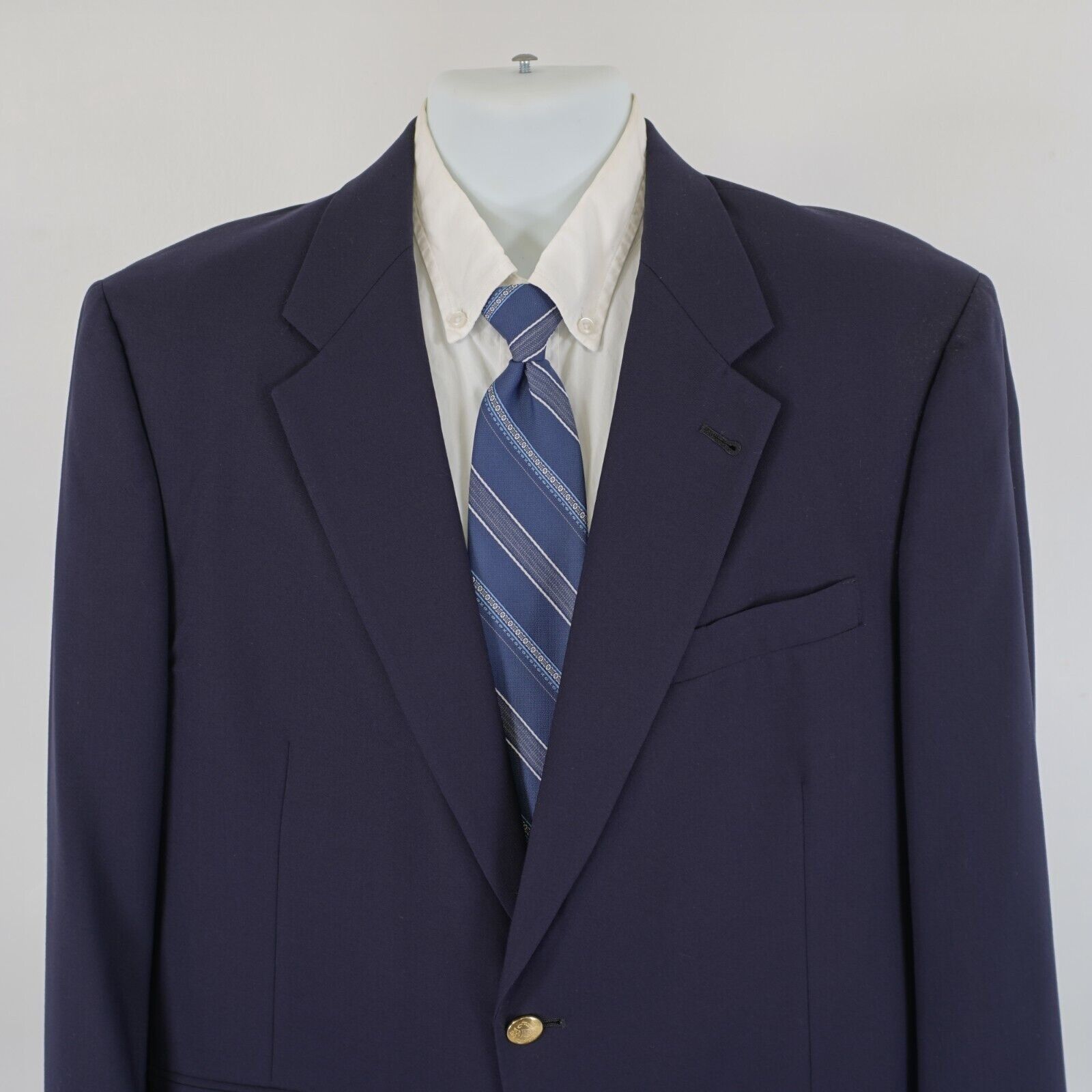 Hart Schaffner Marx Hart Schaffner Marx Wool Blue 2 Gold Button Blazer 42R / Sli Size 42R - 1 Thumbnail