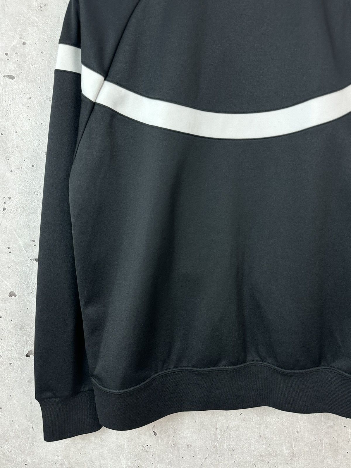 Nike Vintage Nike Juventus Black Zip Football Soccer Track Jersey Size US L / EU 52-54 / 3 - 11 Thumbnail