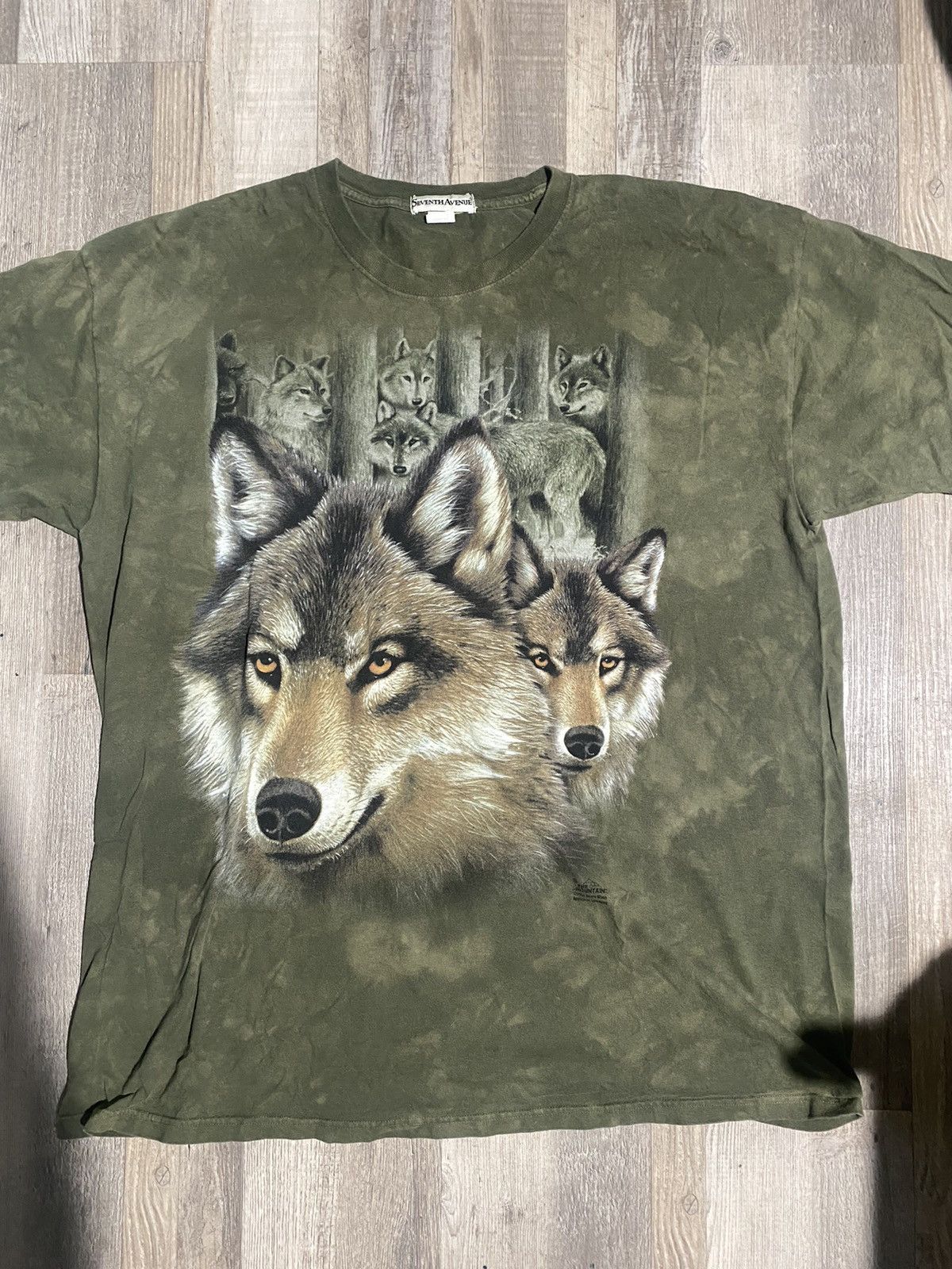 Vintage VINATGE 2004 seventh avenue wolves t-shirt Size US XXL / EU 58 / 5 - 1 Thumbnail
