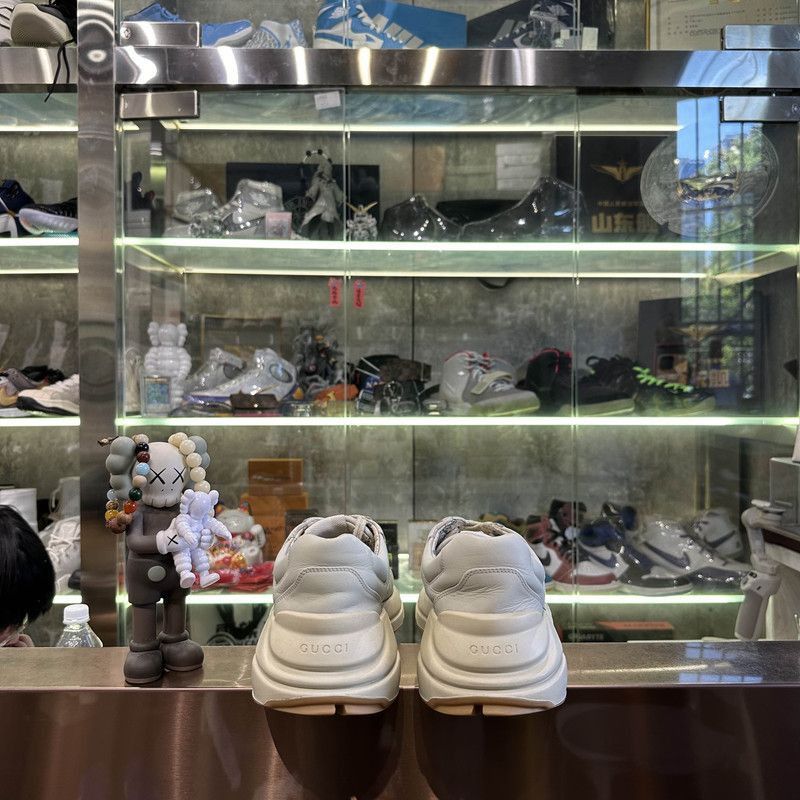 Gucci Gucci Rhyton Low-Top Sneaker in Beige - Size US 8 / EU 41 - 3 Thumbnail