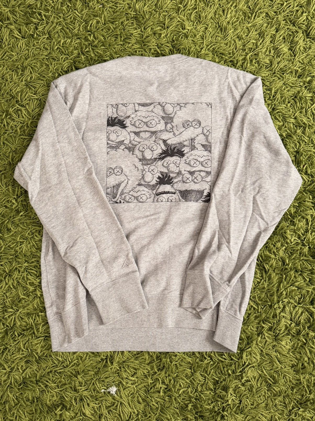 Kaws × Uniqlo KAWS X UNIQLO X SESAME STREET CREWNECK SWEATSHIRT Size US L / EU 52-54 / 3 - 5 Thumbnail