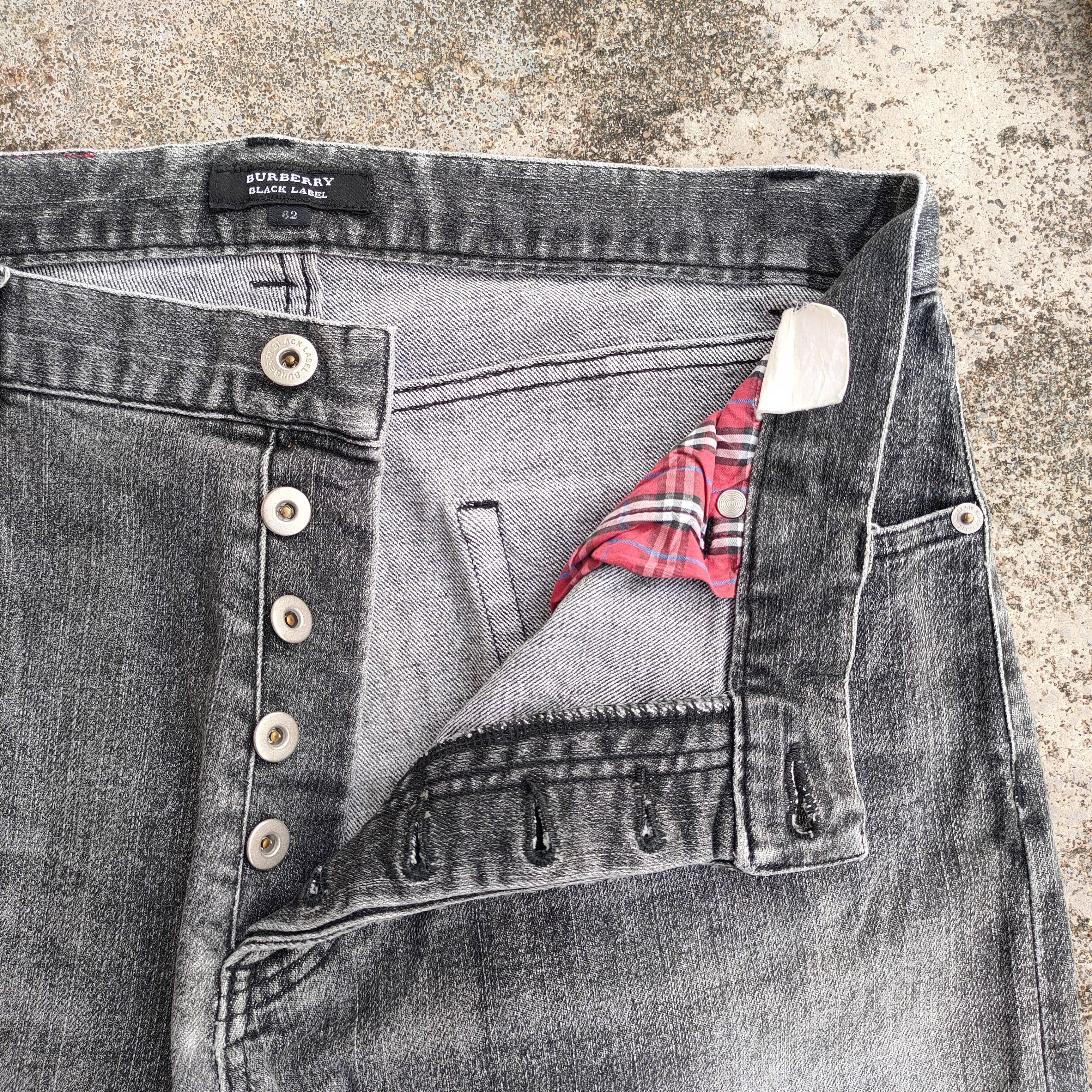 Burberry vtg Burberry black label distressed denim jeans pants Size US 32 / EU 48 - 6 Thumbnail