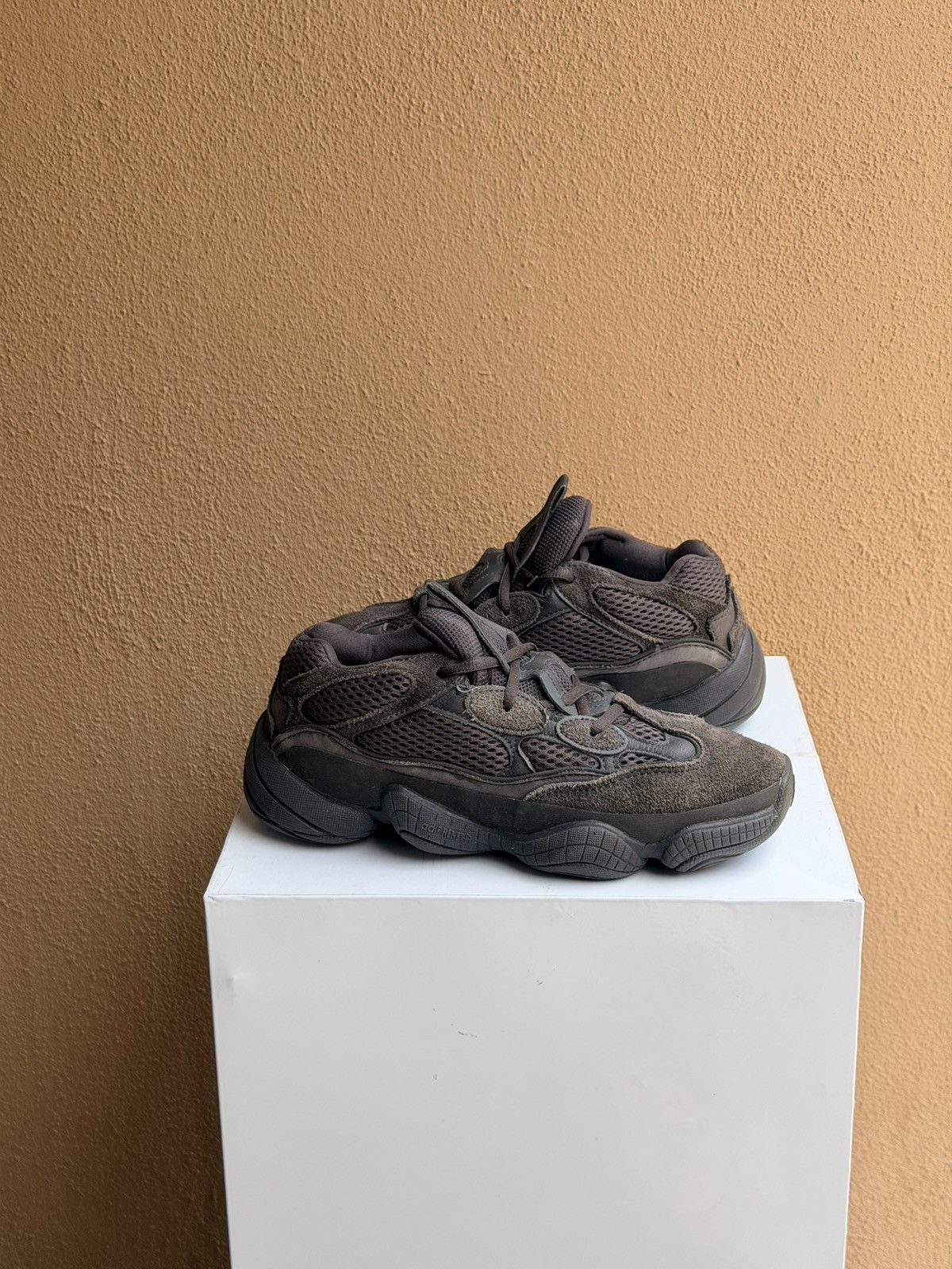 Yeezy Adidas Yeezy 500 Utility Black Mens Size 6 Size US 6 / EU 39 - 2 Thumbnail