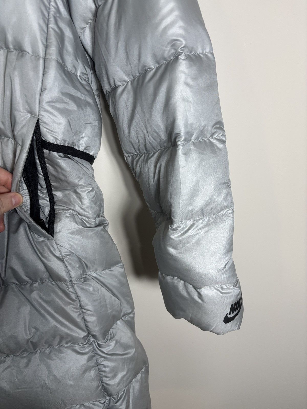 Nike Nike Women's Vogue Runway Asymmetrical Down Puffer Jacket XL Size XL / US 12-14 / IT 48-50 - 2 Thumbnail
