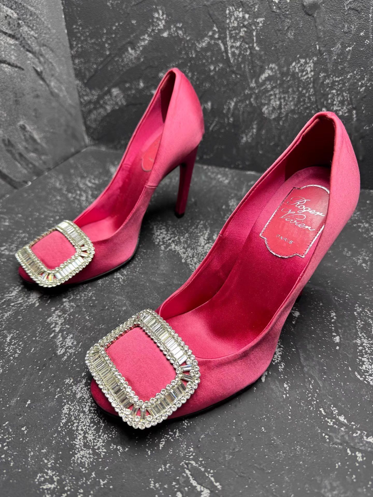 Roger Vivier RV Pink Satin Heels with Square Diamond Buckle Q10 Size US 5 / IT 35 - 1 Thumbnail