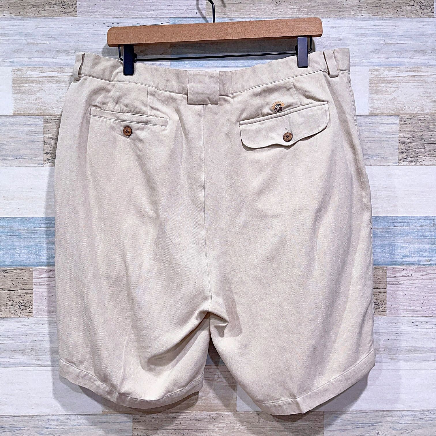 Tommy Bahama Tommy Bahama Silk 8 Inch Pleat Dress Short Beige Vacation 38 Size US 38 / EU 54 - 4 Thumbnail