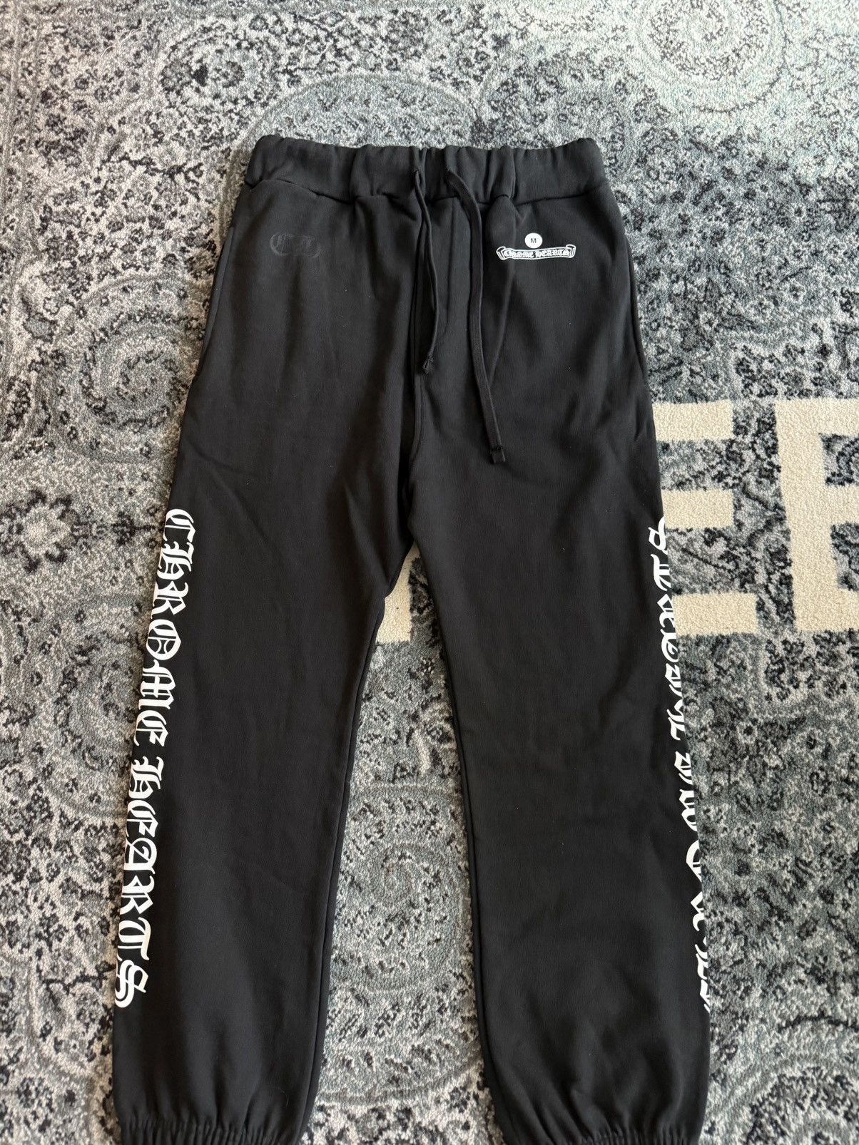 Chrome Hearts Chrome Hearts Scroll Logo Sweatpants Size US 32 / EU 48 - 1 Thumbnail