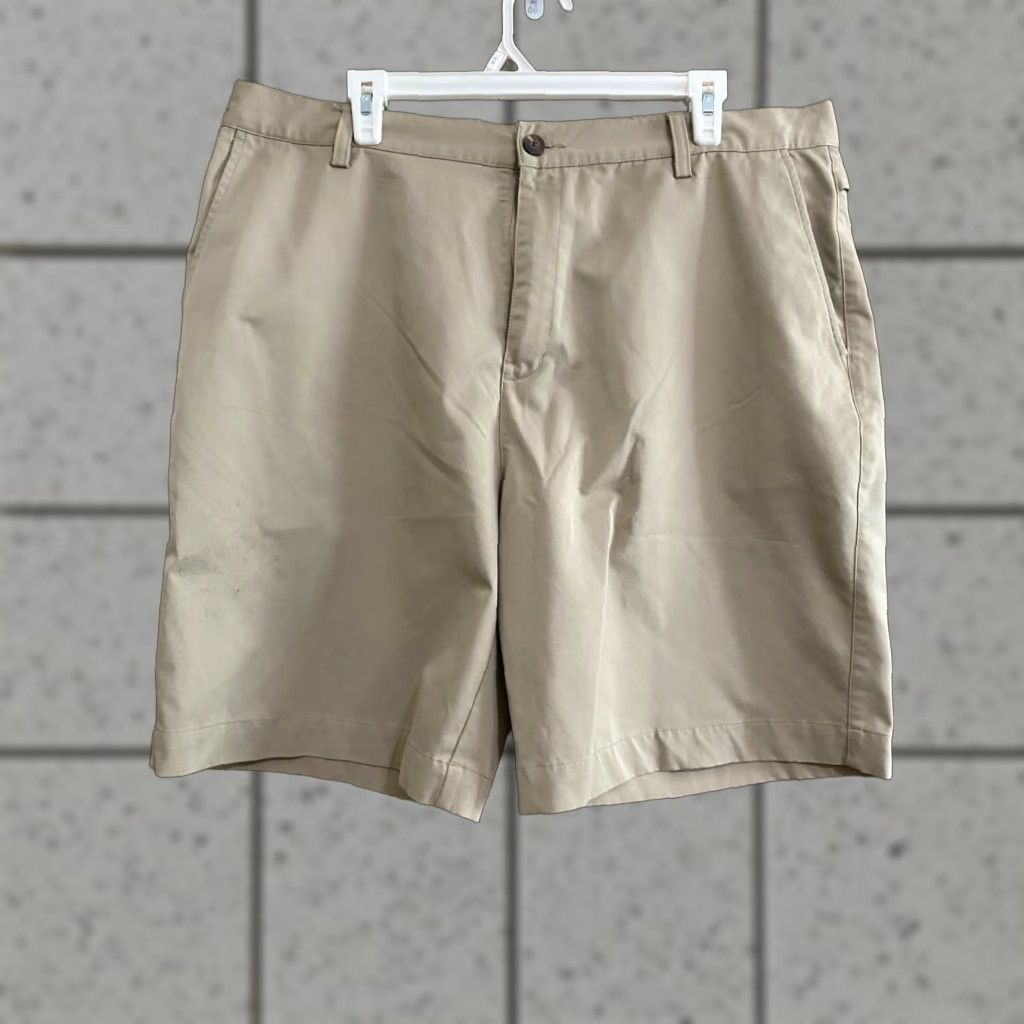 Adidas Adidas ClimaCool Golf Shorts Men Beige Size 38 Athletic Stretch Pockets Size US 32 / EU 48 - 1 Thumbnail