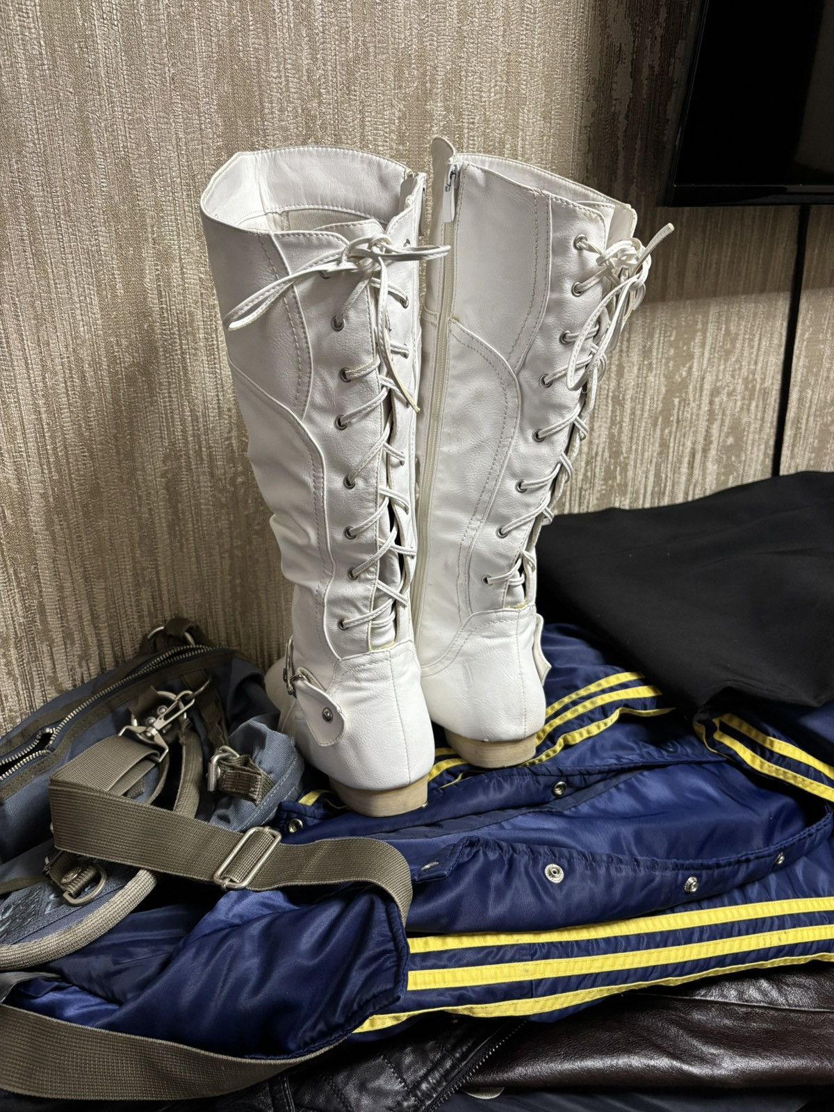 Vintage White Avant-garde leather boots Size US 8 / IT 38 - 2 Thumbnail