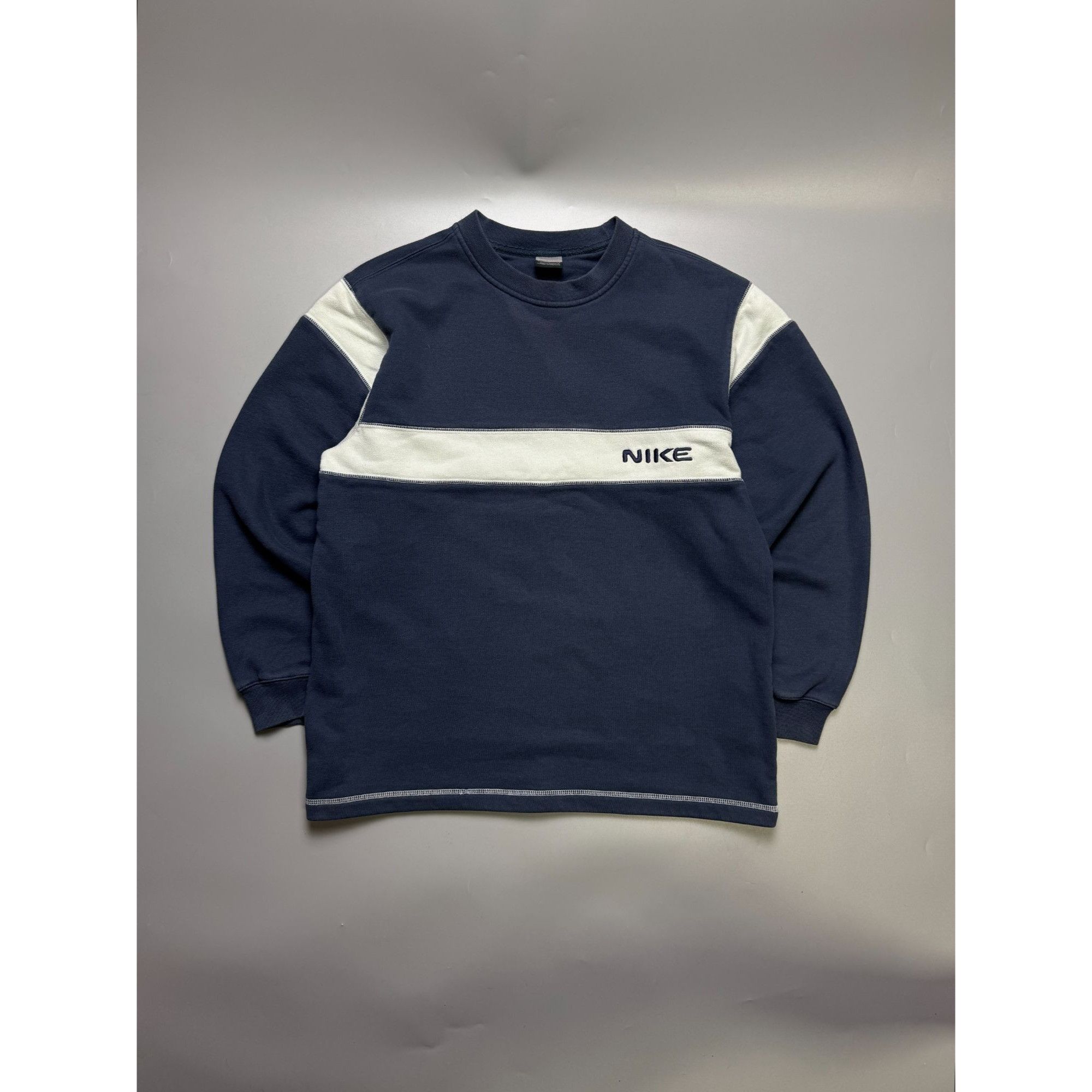 Nike Vintage Nike Crewneck Embroidered Logo Sweatshirt (YG008) Size US M / EU 48-50 / 2 - 1 Thumbnail