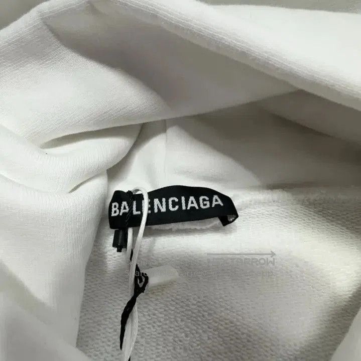 Balenciaga Balenciaga White Long Sleeve Hoodie with Logo. Size US S / EU 44-46 / 1 - 4 Thumbnail