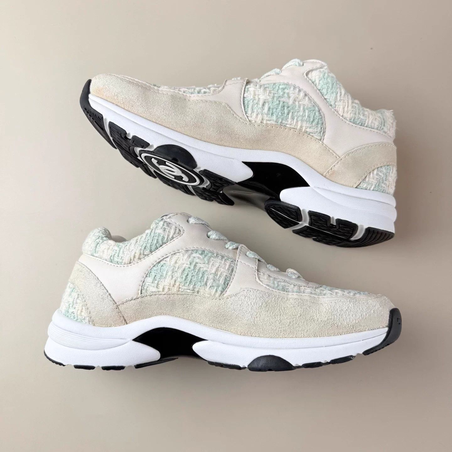 Chanel CHANEL white green woven C-C lace-up casual shoes Size US 5 / IT 35 - 6 Thumbnail