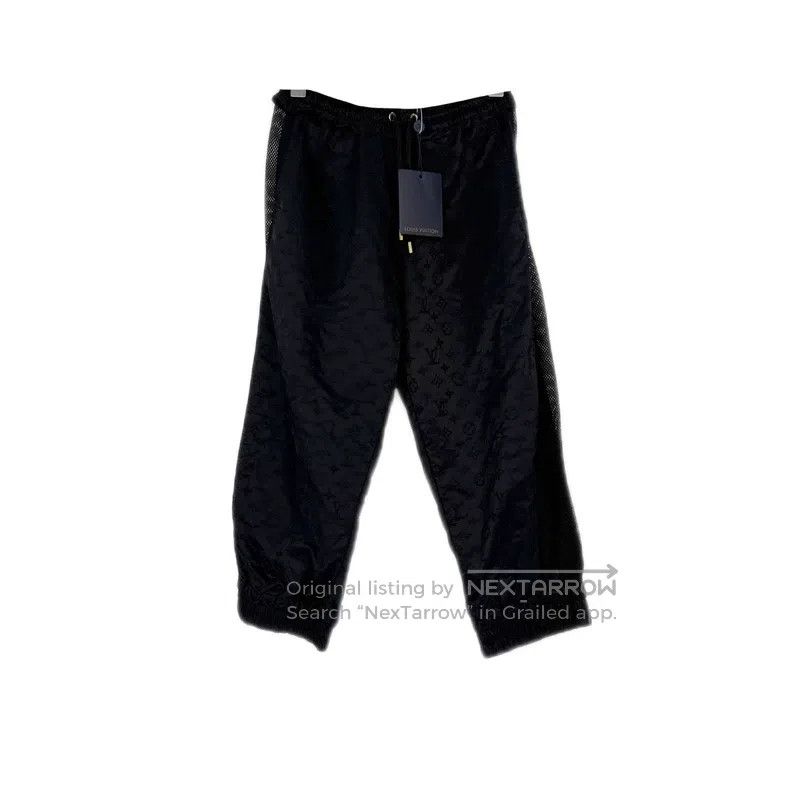 Louis Vuitton Louis Vuitton Black full logo mesh paneled cropped pants Size US 40 / EU 56 - 1 Thumbnail