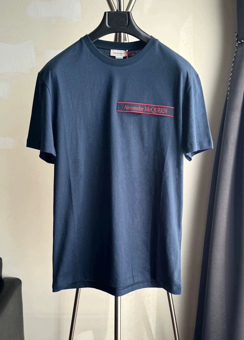 Alexander McQueen Alexander Mcqueen Show contrasting color badge short sleev Size US S / EU 44-46 / 1 - 1 Thumbnail