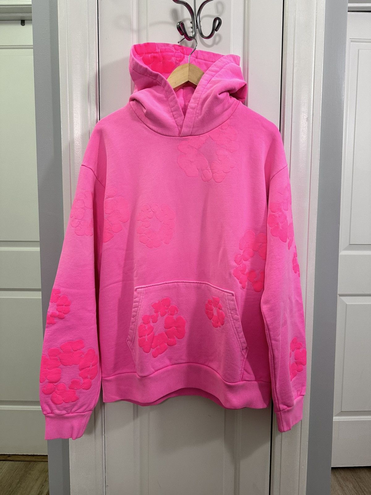 DENIM TEARS Mono Cotton Wreath Hoodie Pink | Grailed