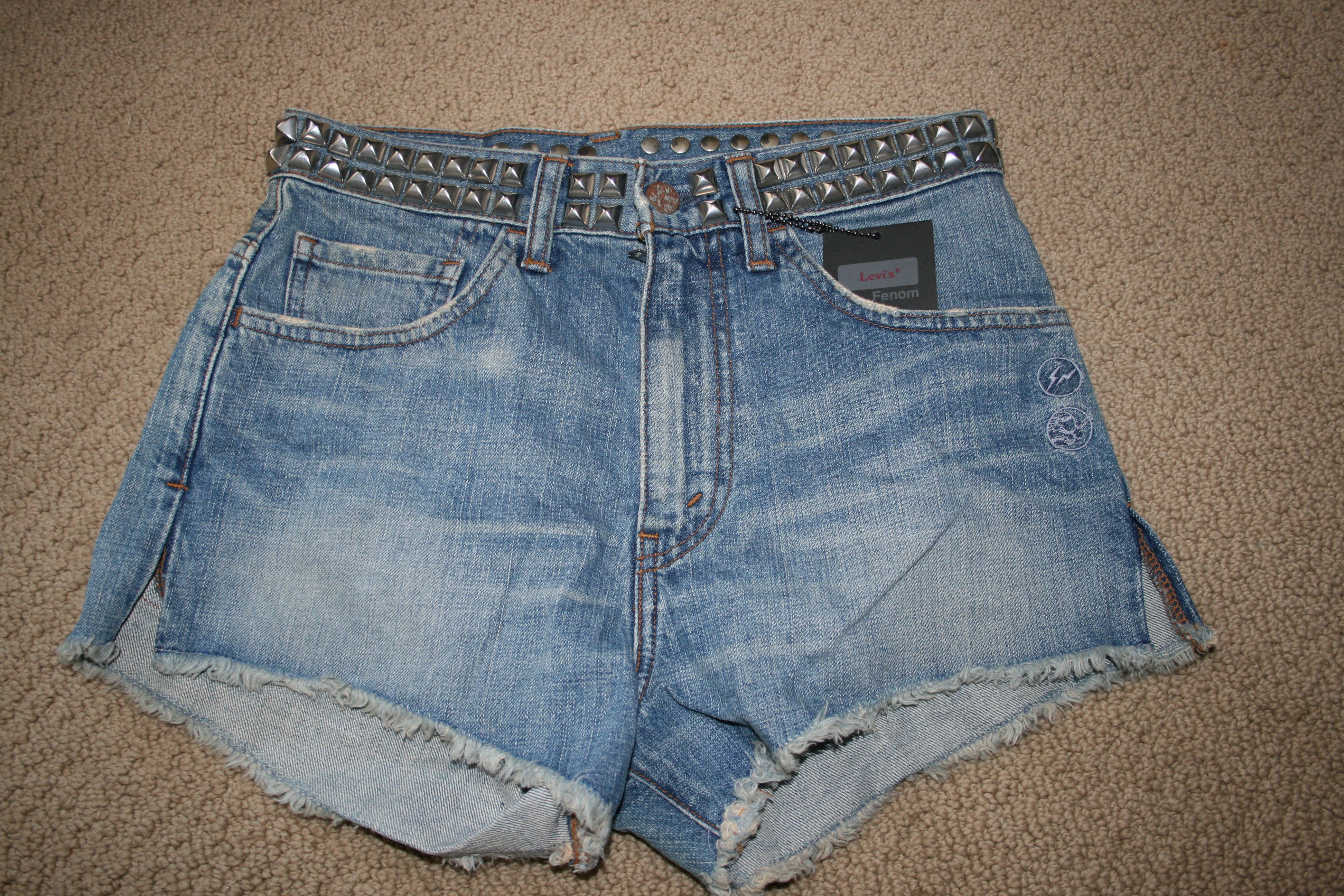 Fragment Design × Levi's Studded Daisy Dukes Size 24" / US 00 / IT 34 - 1 Thumbnail