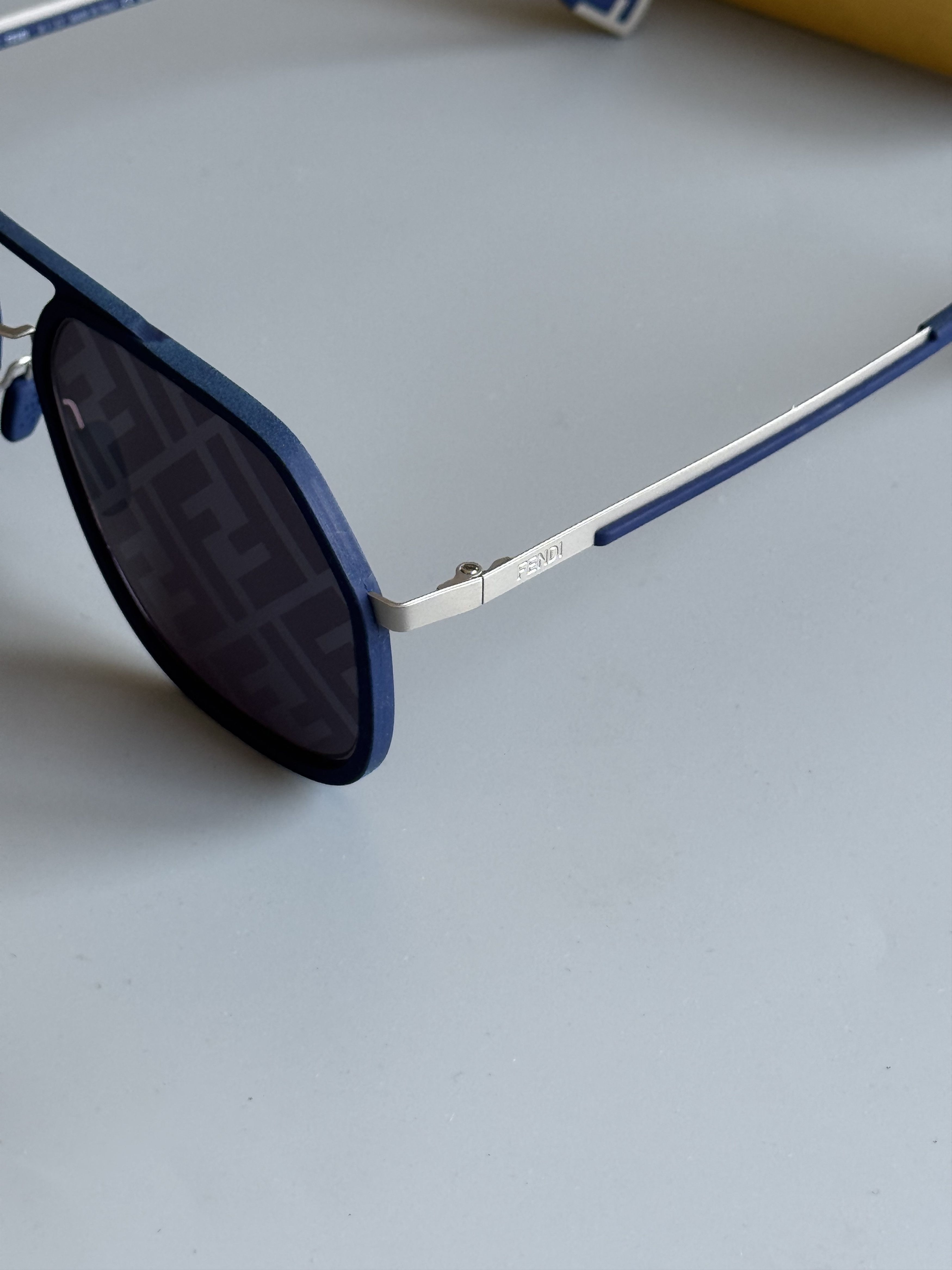 Fendi Fendi Sunglasses Size ONE SIZE - 8 Thumbnail