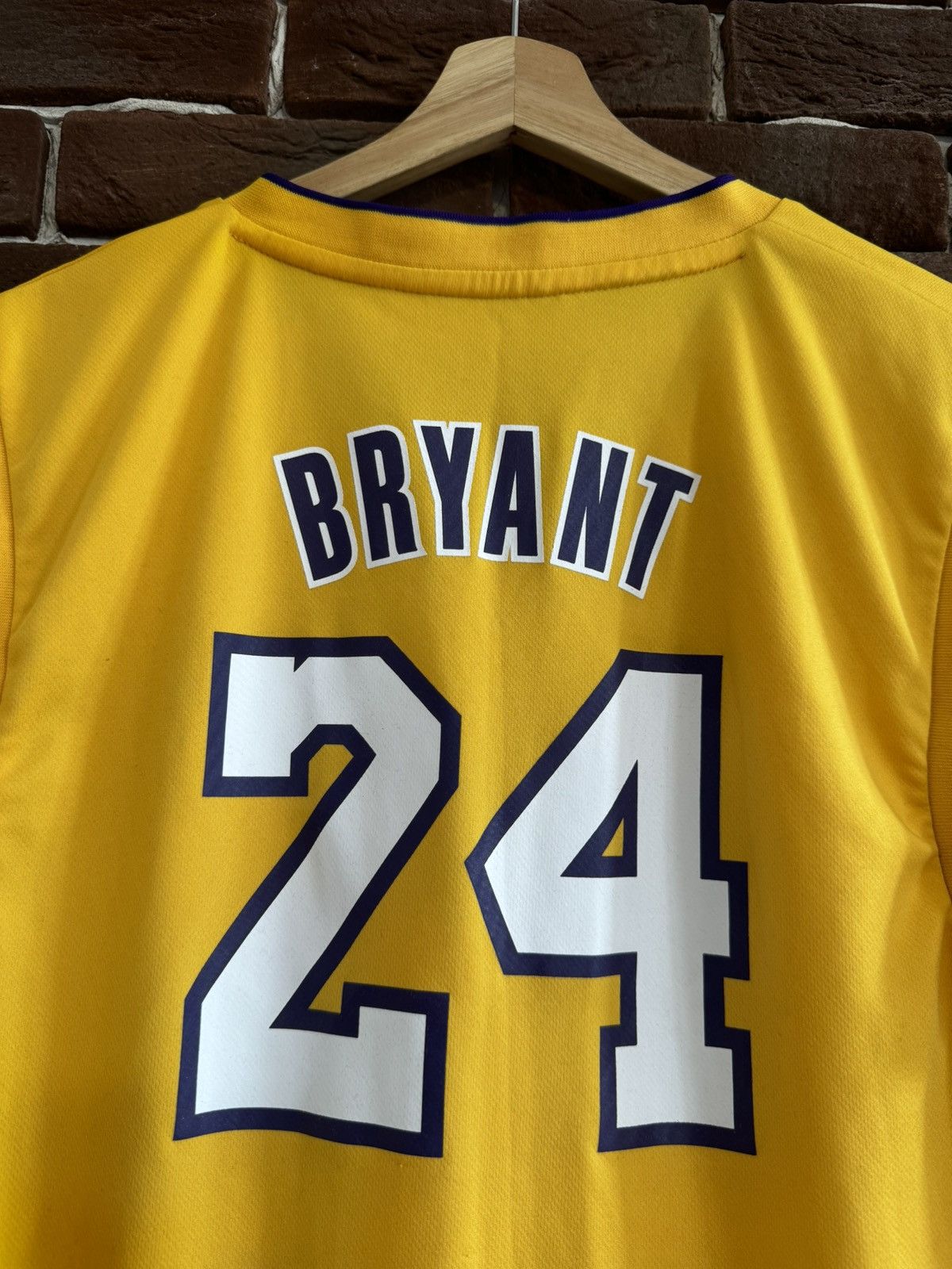 Vintage 00s Adidas LA Lakers 24 Bryant Basketball NBA Jersey