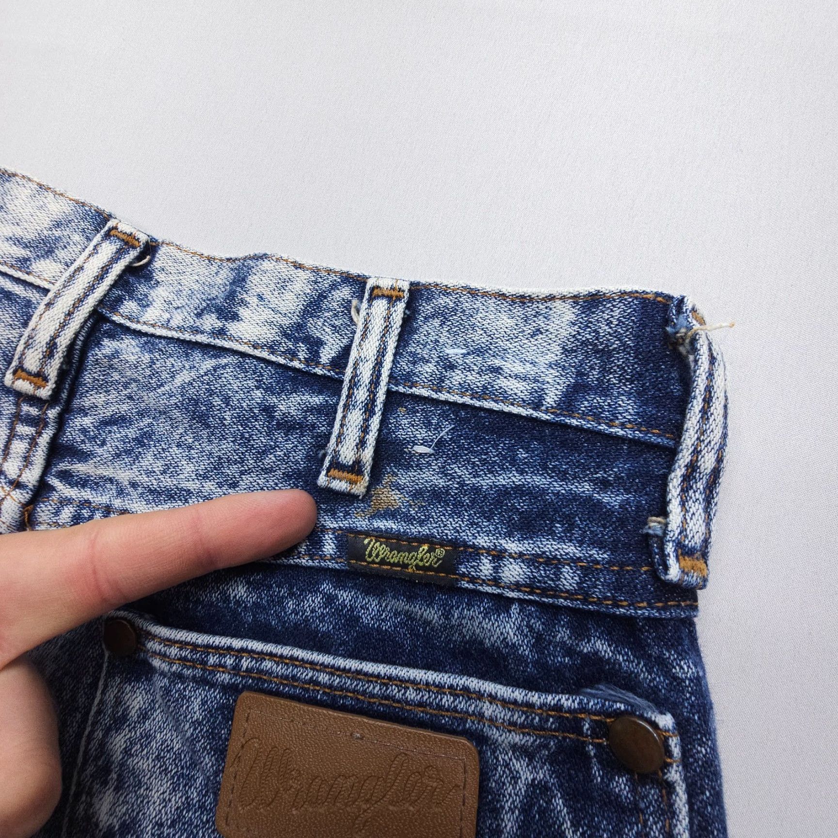 Wrangler VINTAGE Wrangler High Rise Jeans Womens 13 (28x29") Acid Wash Blue Straight 80s 90s Cowgirl Size 34" / US 12 / IT 48 - 5 Thumbnail