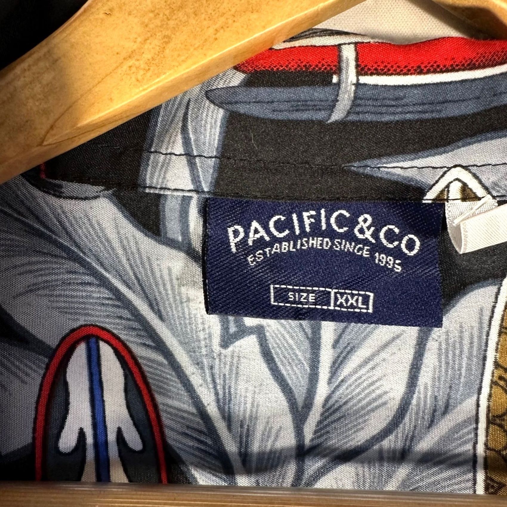 CO Pacific & Co Mens XXL Hawaiian Shirt Black Surfboard Woodie Car Tropical Print Shirt Size US XXL / EU 58 / 5 - 3 Thumbnail