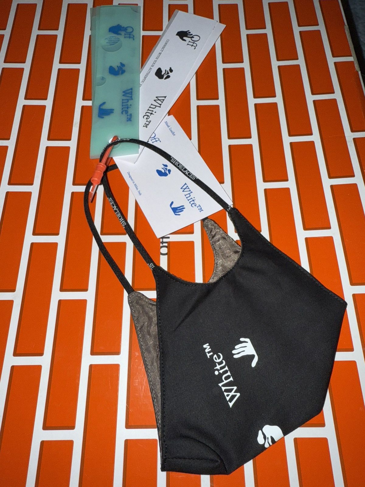 Off-White Off White Face Mask, face covering NEW! Genuine! L/XL Unisex Size ONE SIZE - 10 Thumbnail
