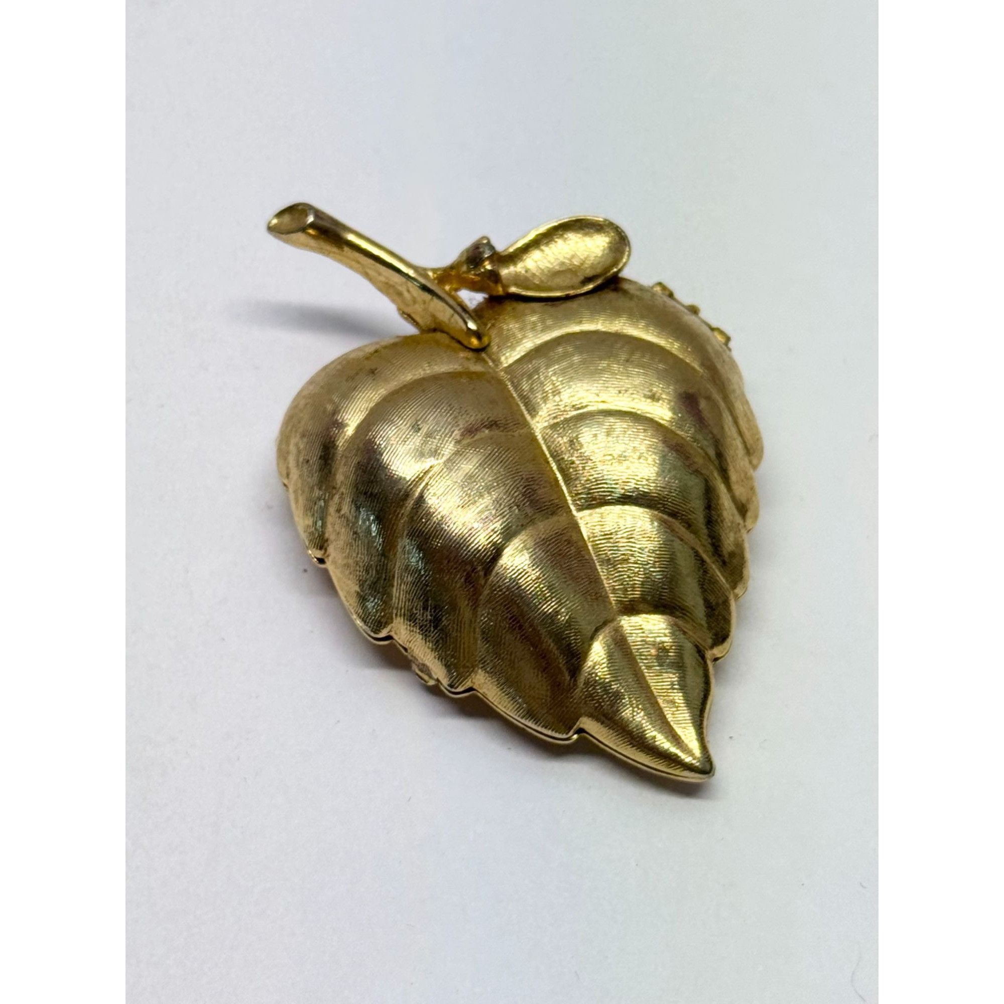 Vintage Vintage Avon Perfume Flower Brooch Pin Size ONE SIZE - 1 Thumbnail