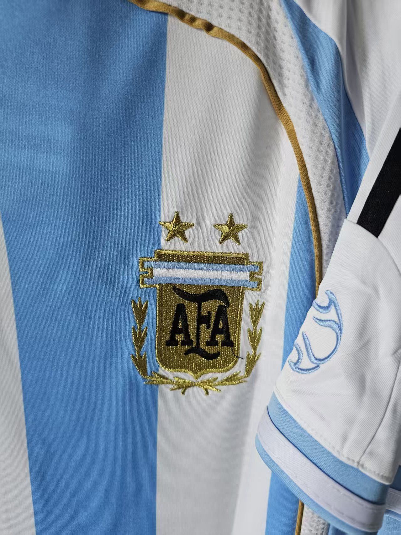 Other 2006 Argentina 19 Messi Jersey Home Size US XL / EU 56 / 4 - 5 Thumbnail