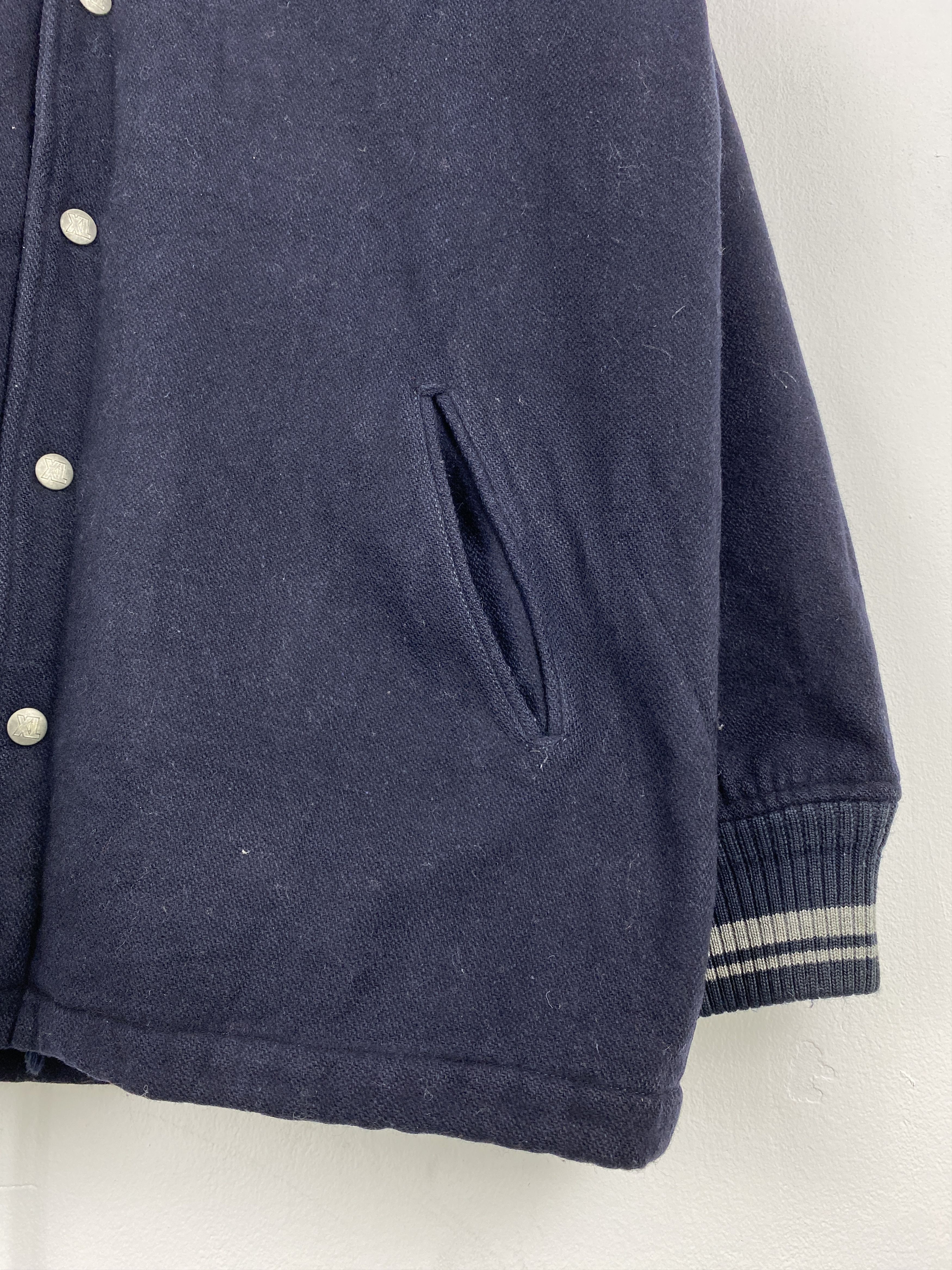 Xlarge Vintage X-Large Wool / Quilted Varsity Jacket JZ0009 Size US L / EU 52-54 / 3 - 9 Thumbnail