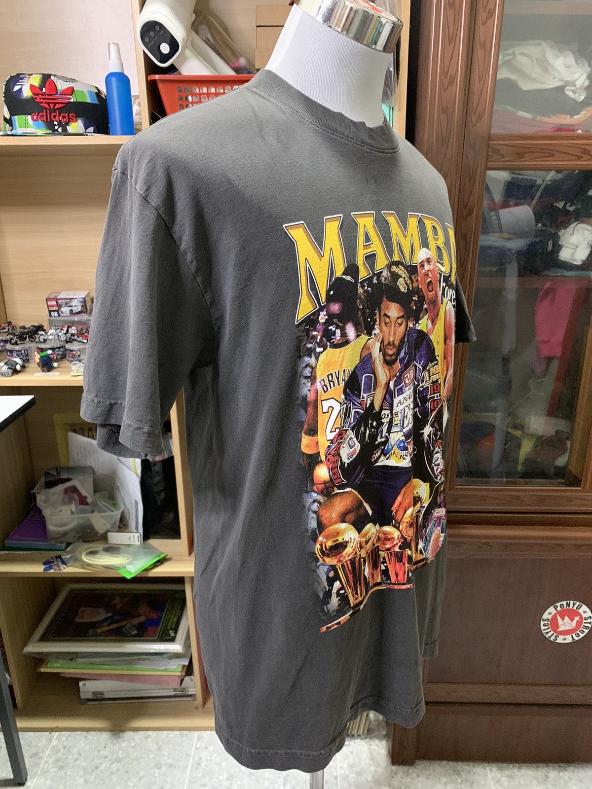 NBA Rare Los Angeles Lakers NBA Kobe Bryant #24 Memorial T Shirt Size US M / EU 48-50 / 2 - 4 Thumbnail