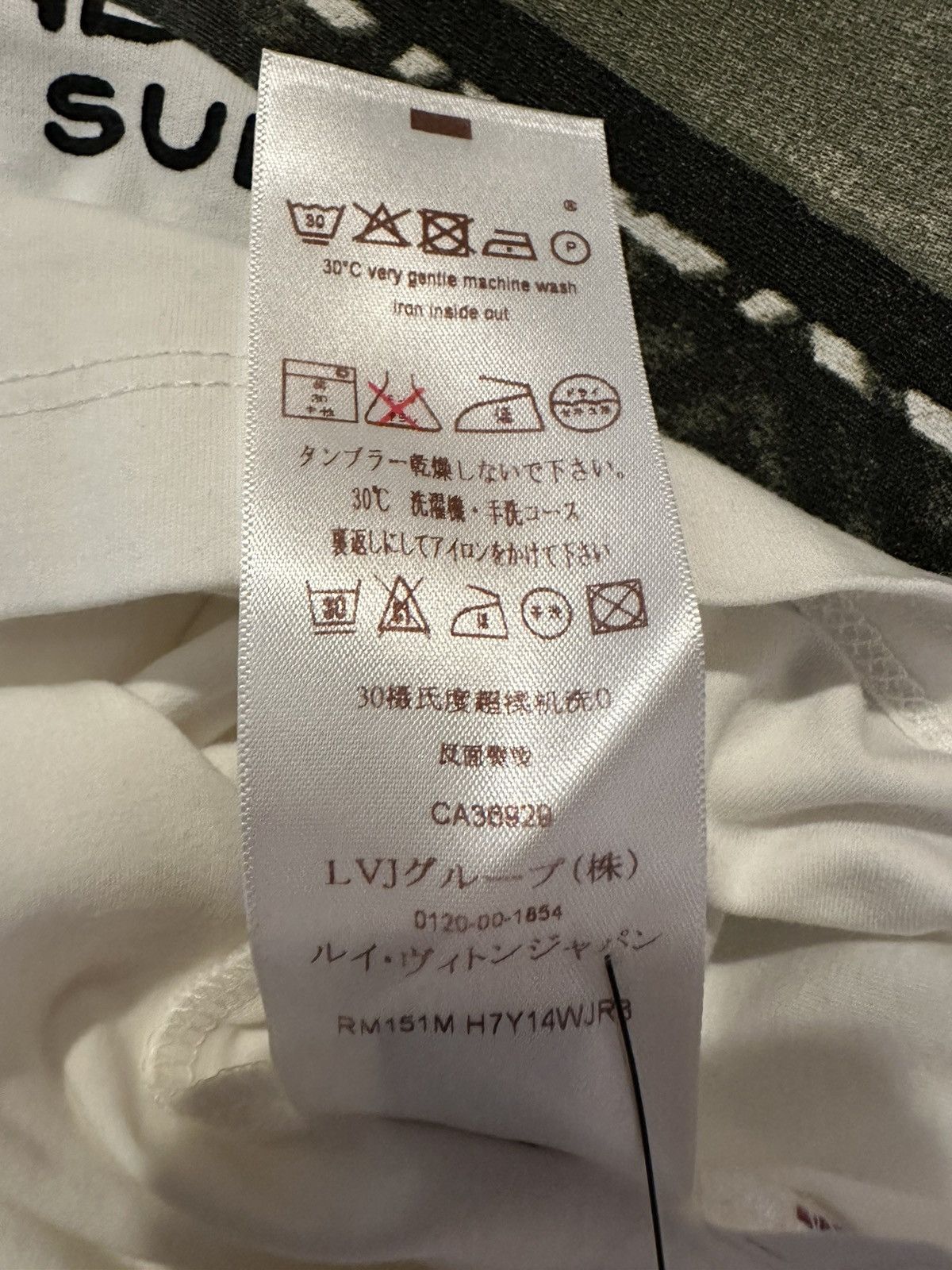 Louis Vuitton Louis Vuitton Diamond Address Afircan Art medium pre owned Size US M / EU 48-50 / 2 - 8 Thumbnail